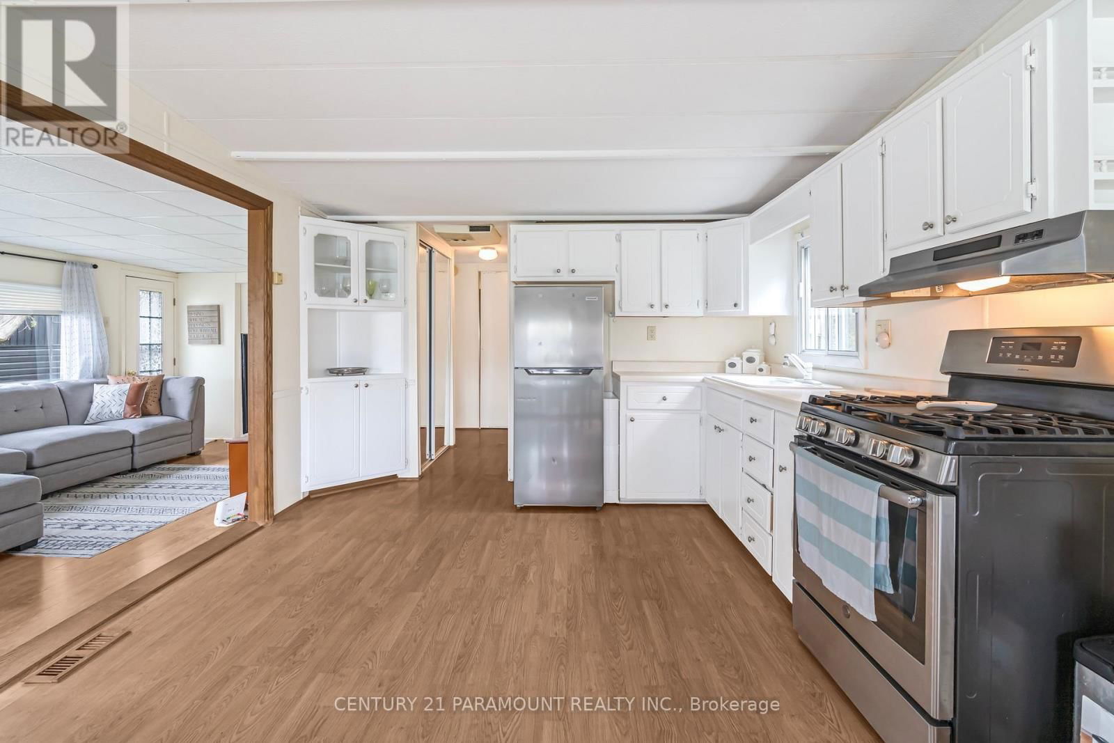 174 CEDAR CRESCENT Image 8