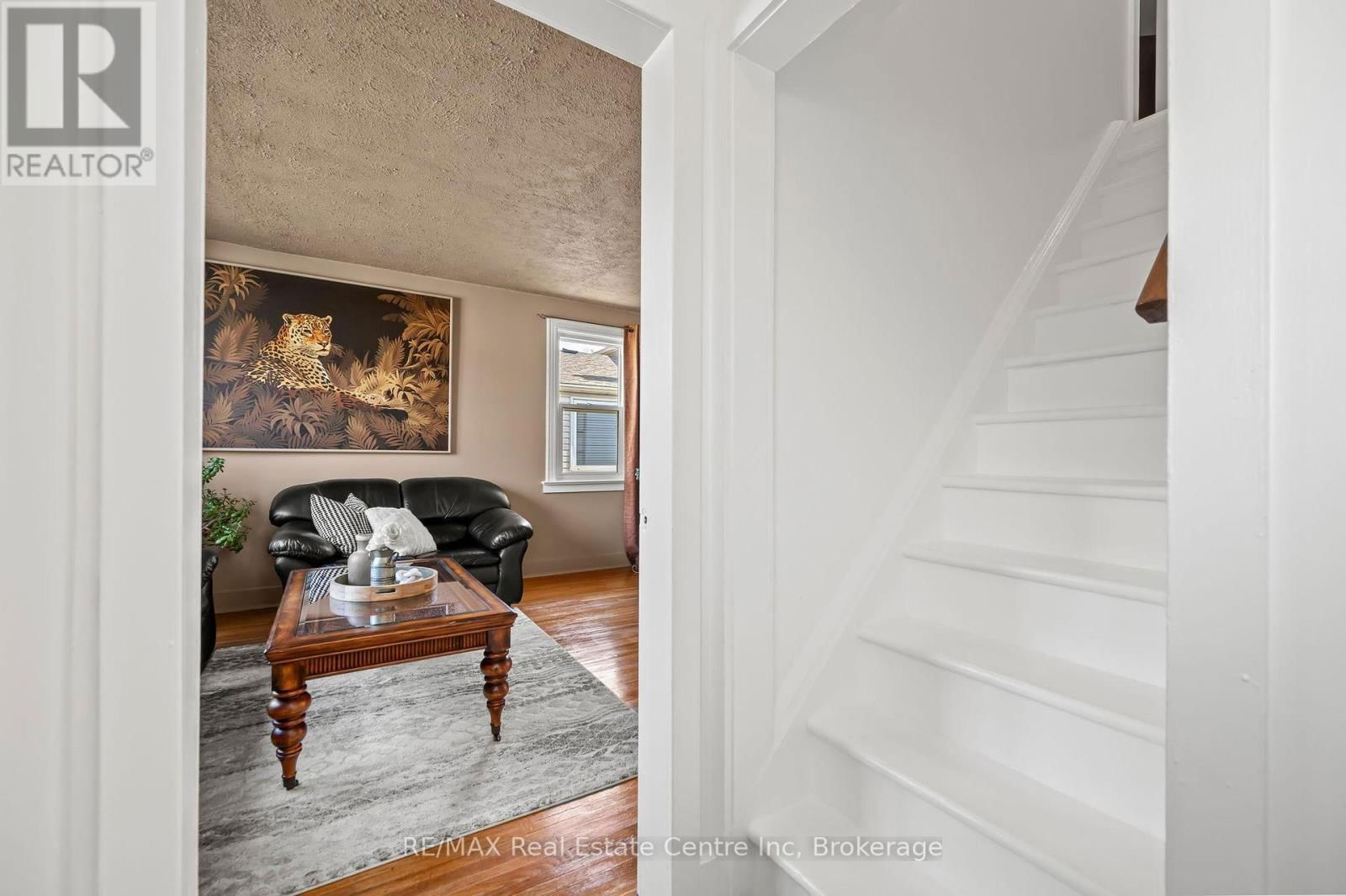 513 SPEEDVALE AVENUE EAST Image 13
