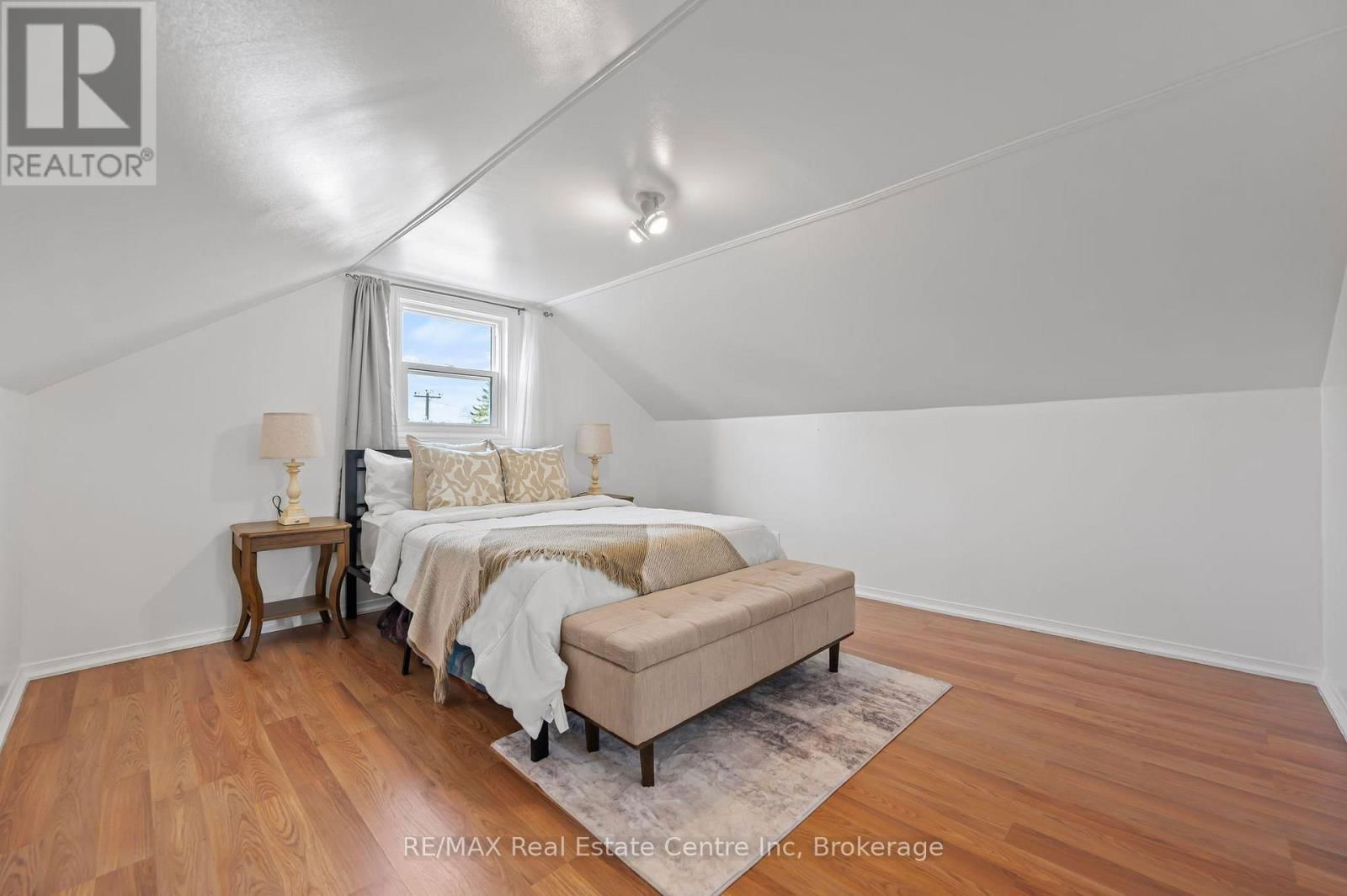 513 SPEEDVALE AVENUE EAST Image 14