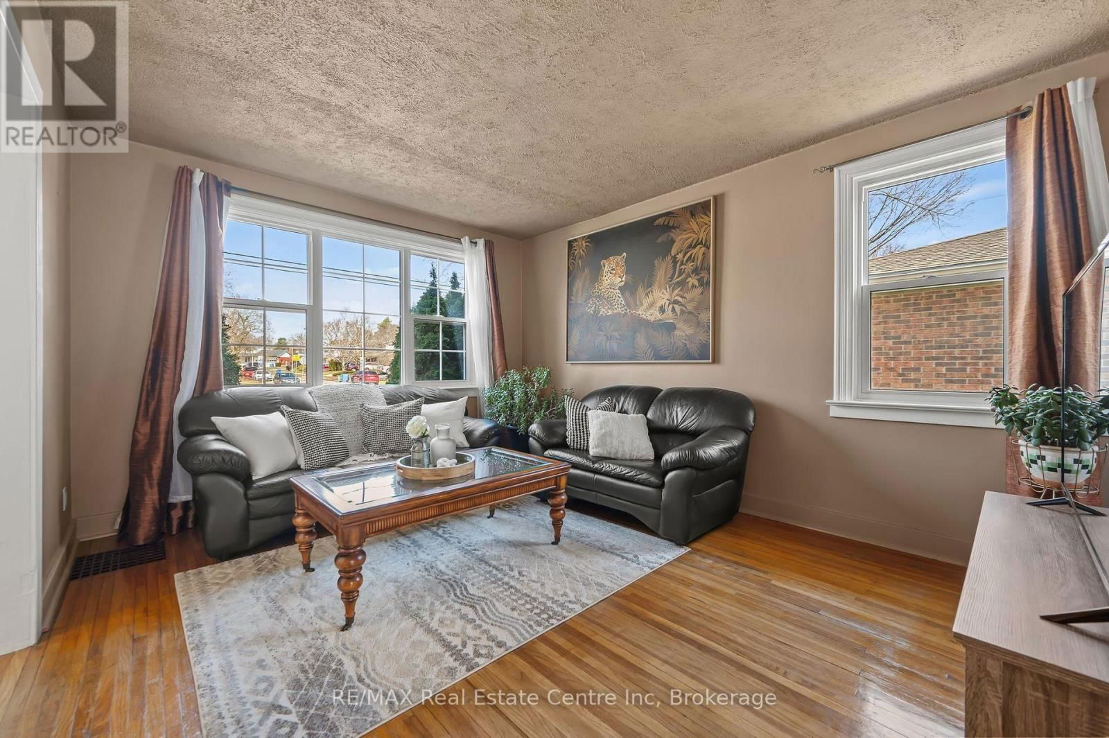 513 SPEEDVALE AVENUE EAST Image 3