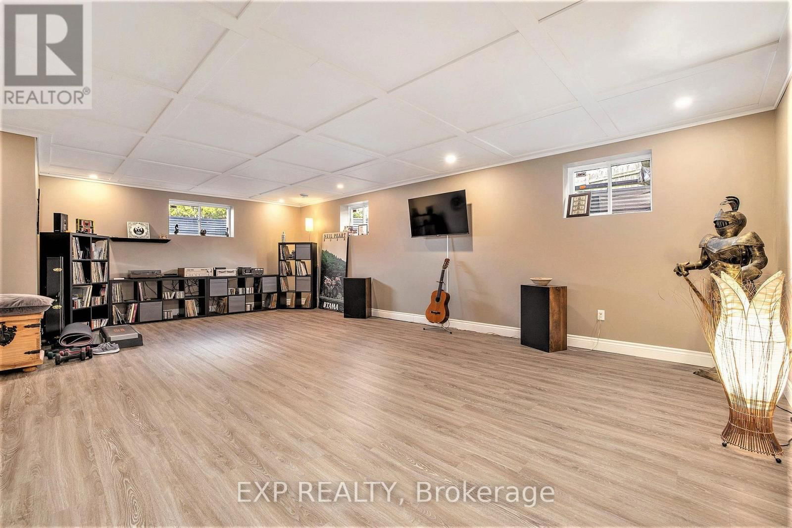 76 BRIGHTSIDE AVENUE Image 31