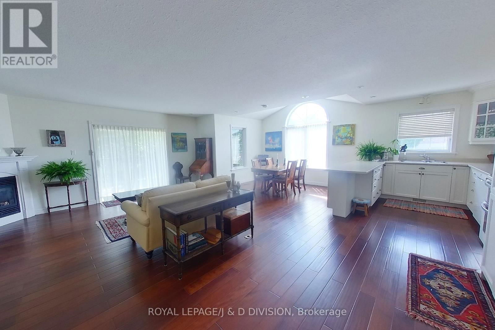 310 - 1742 RAVENWOOD DRIVE Image 3