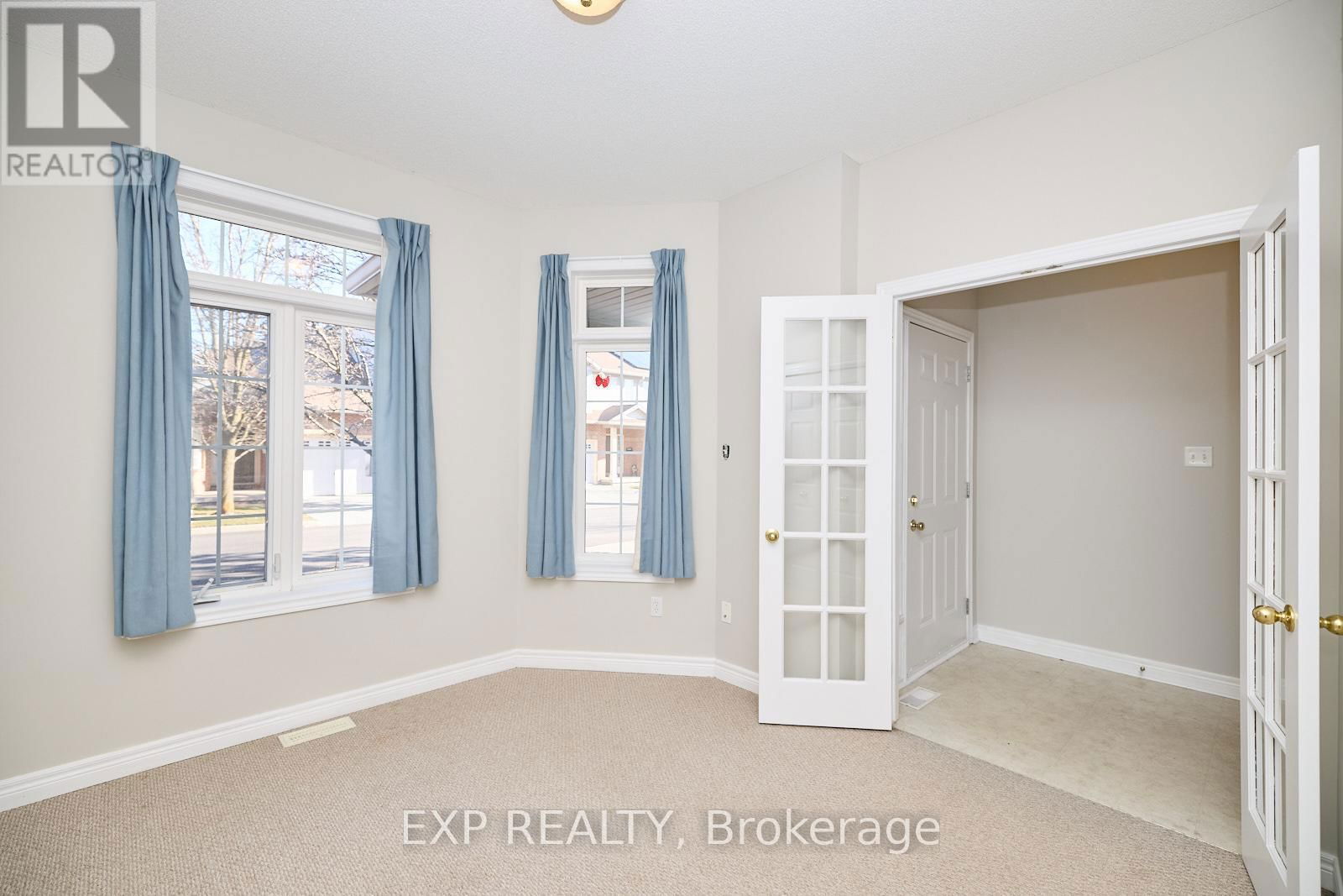 23 - 5595 DRUMMOND ROAD Image 11