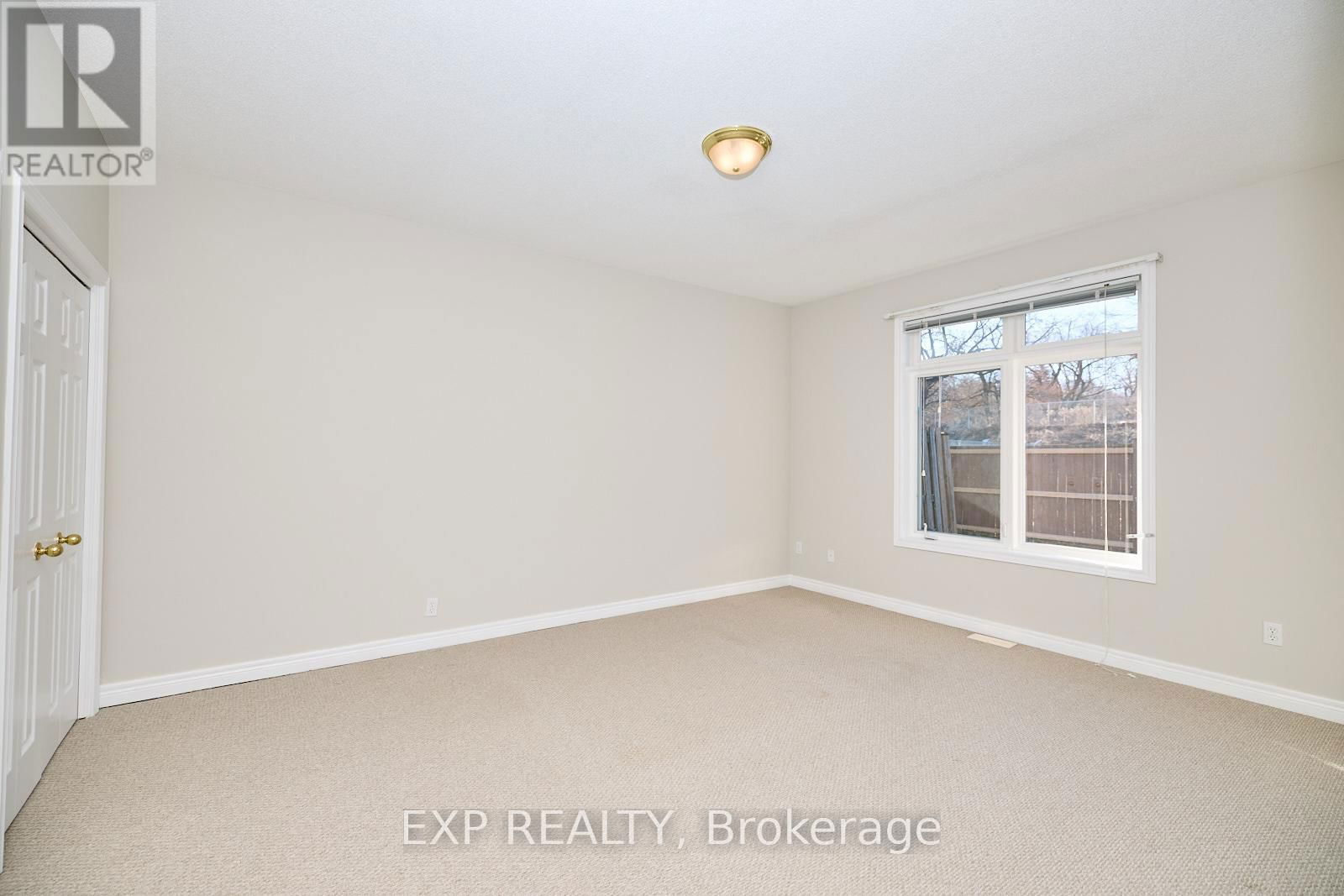 23 - 5595 DRUMMOND ROAD Image 13