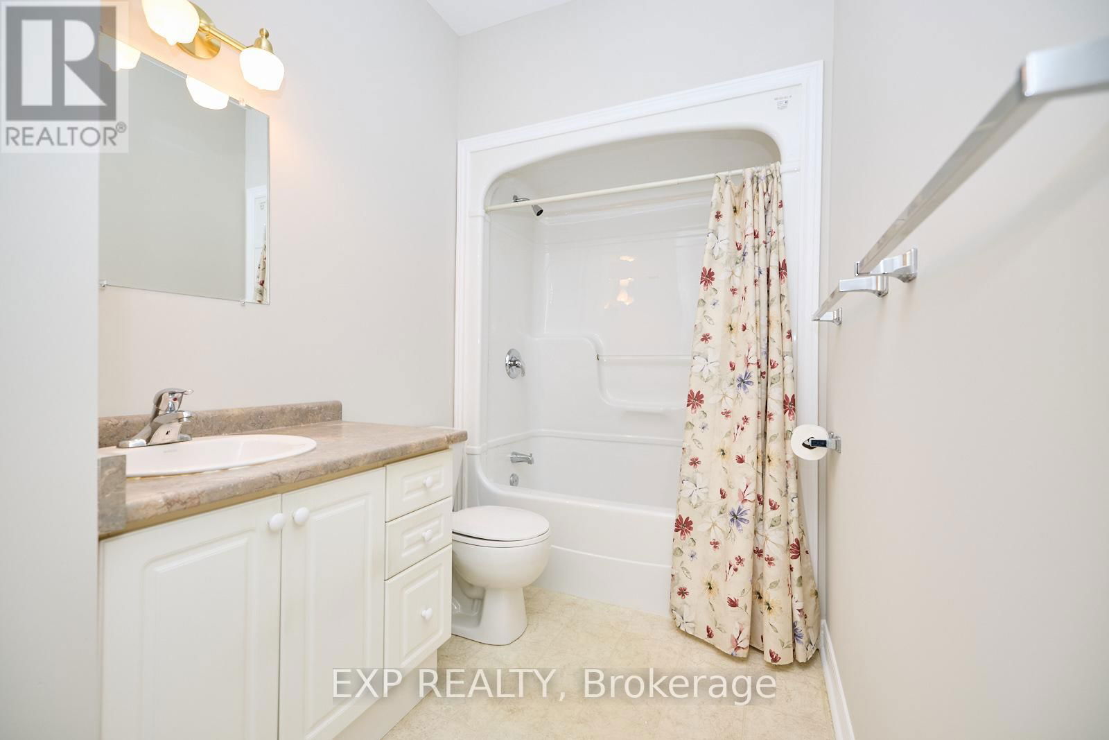 23 - 5595 DRUMMOND ROAD Image 15
