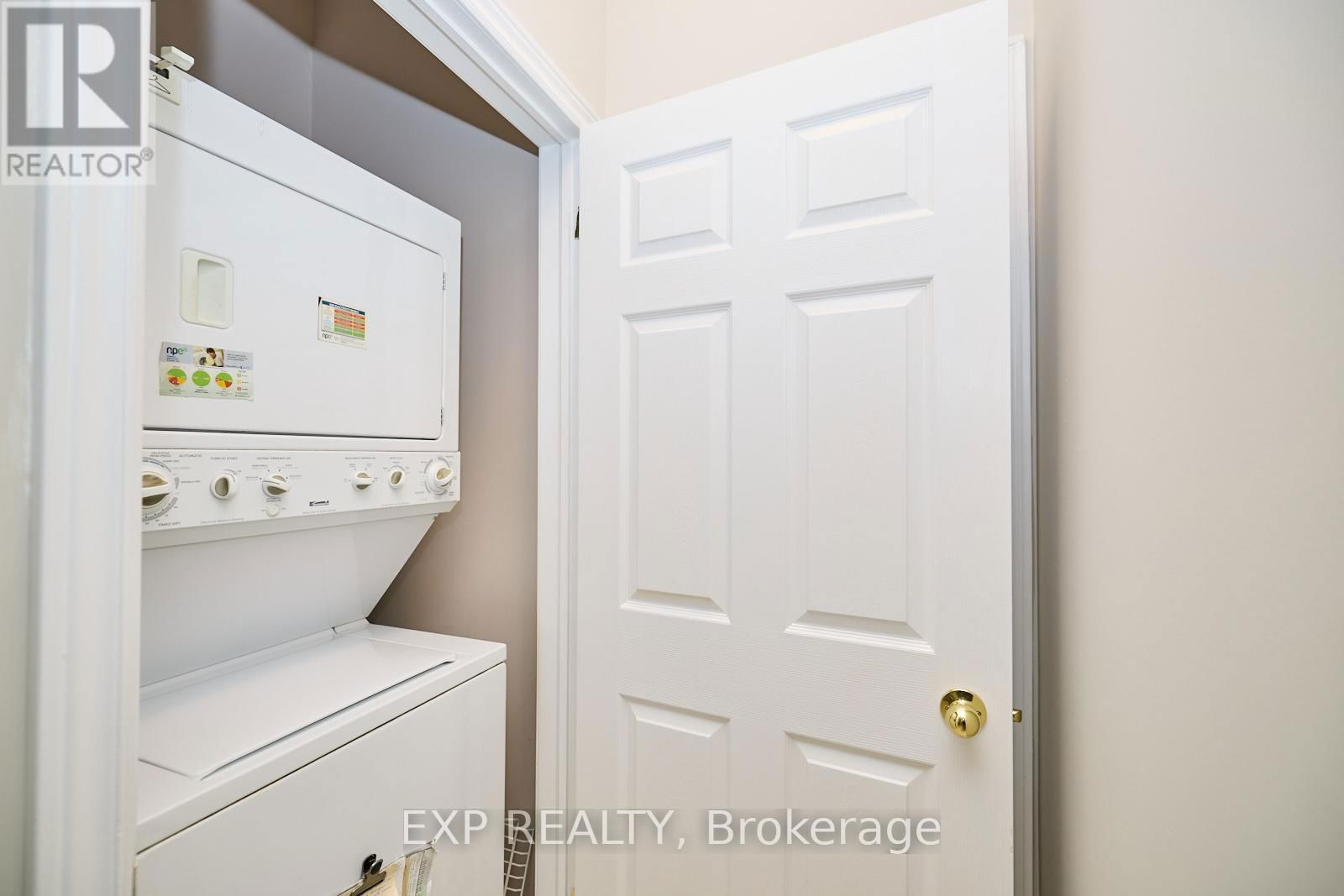23 - 5595 DRUMMOND ROAD Image 17