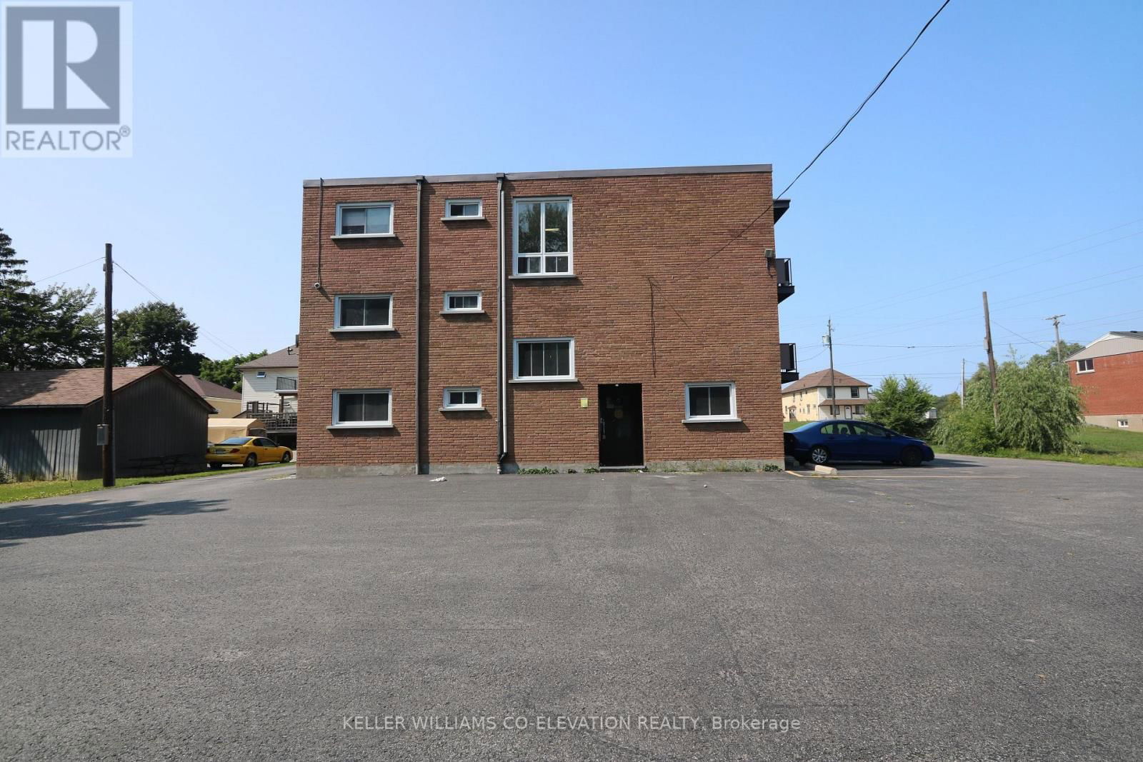 426 QUEENSTON STREET Image 2