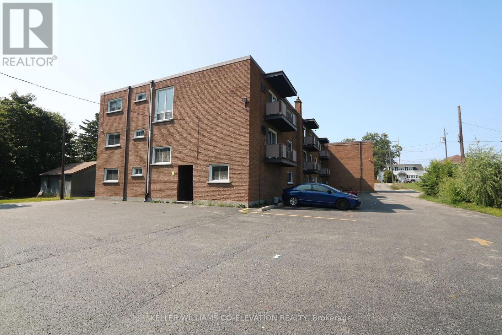 426 QUEENSTON STREET Image 3