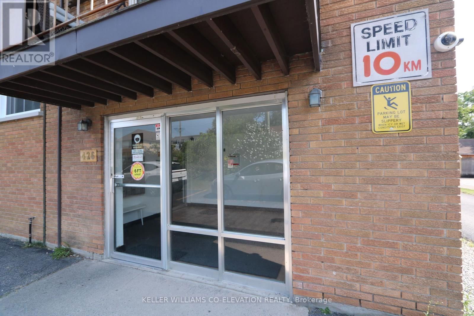 426 QUEENSTON STREET Image 8