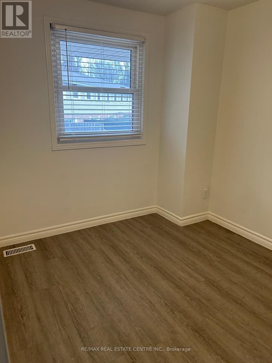 3 - 420 PIONEER DRIVE Image 10