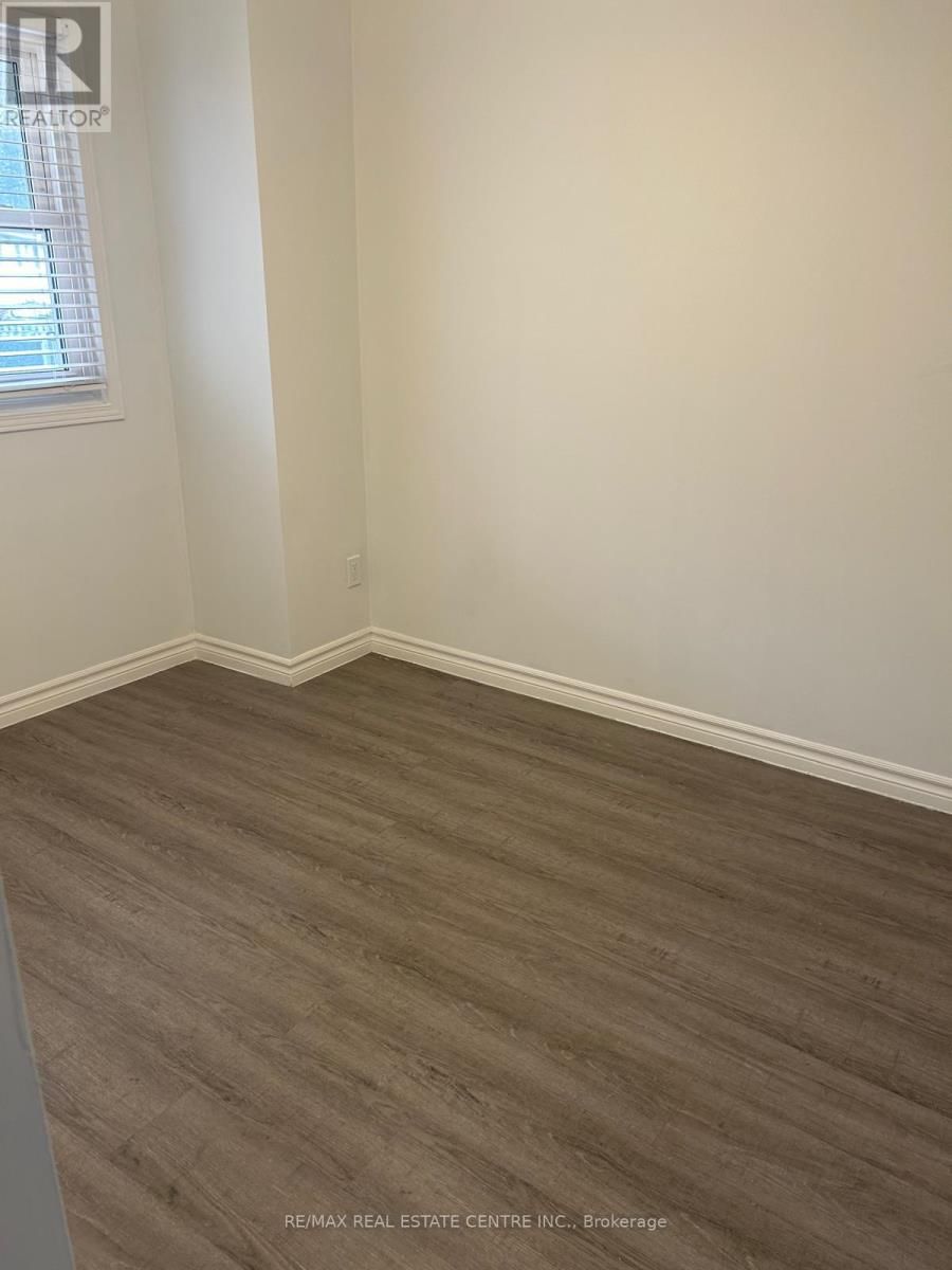 3 - 420 PIONEER DRIVE Image 12