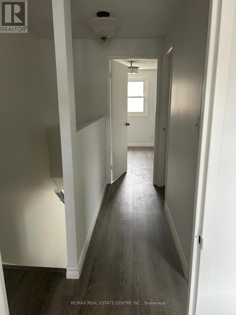 3 - 420 PIONEER DRIVE Image 14