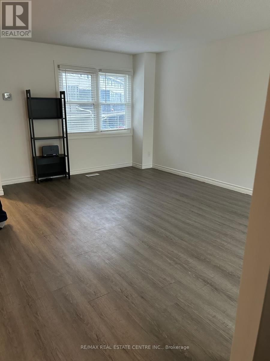 3 - 420 PIONEER DRIVE Image 17