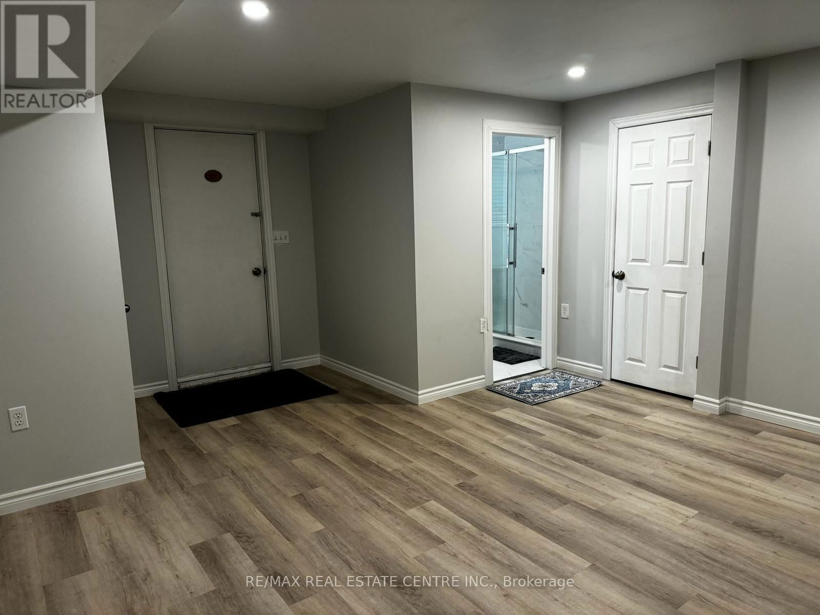3 - 420 PIONEER DRIVE Image 19