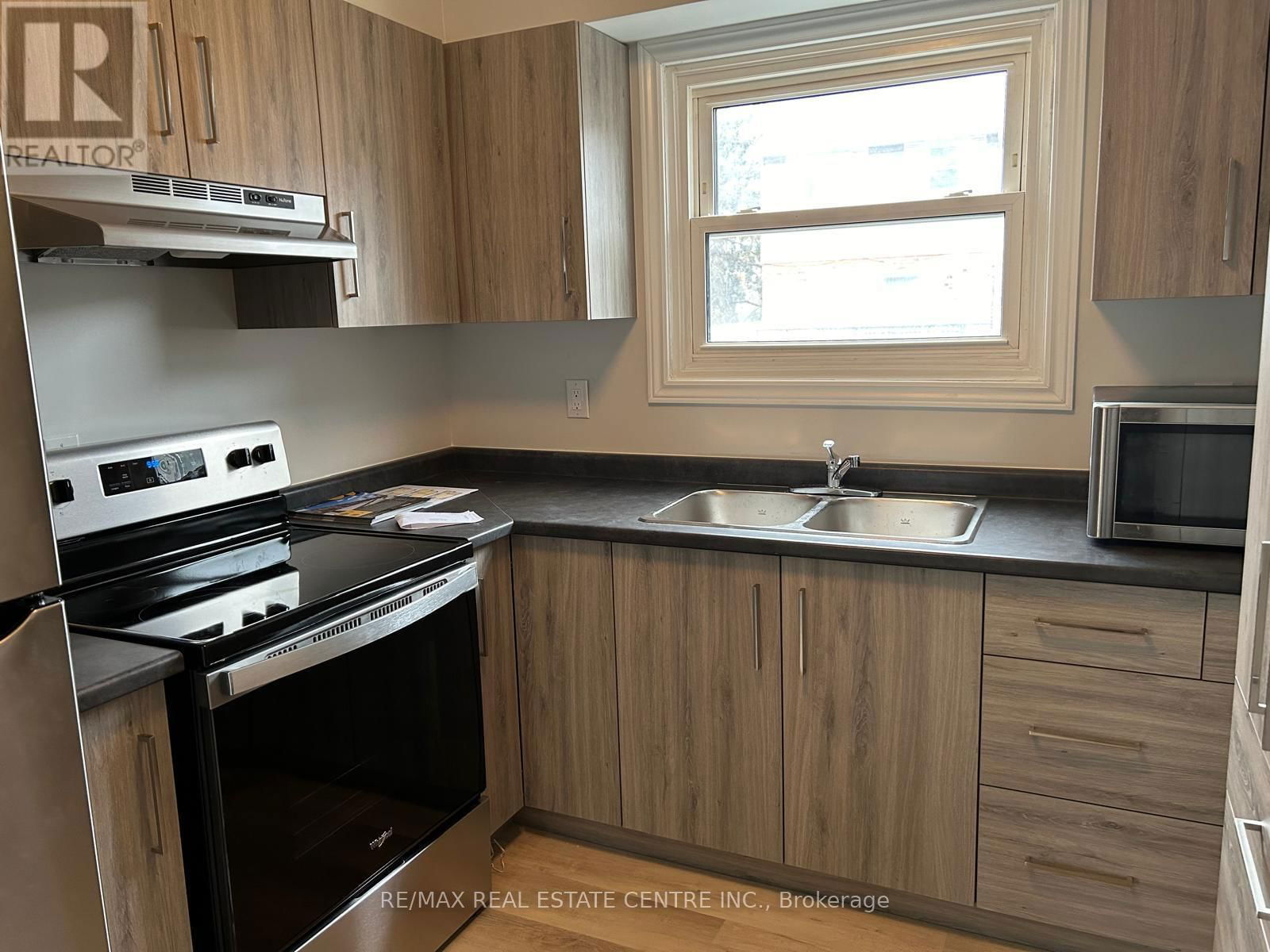 3 - 420 PIONEER DRIVE Image 2