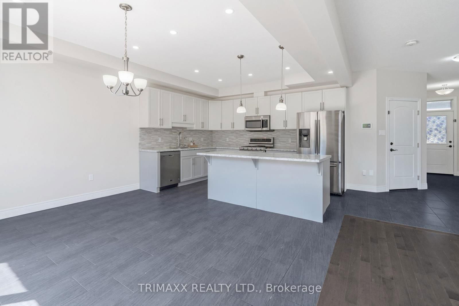 39 LOXLEIGH LANE Image 10