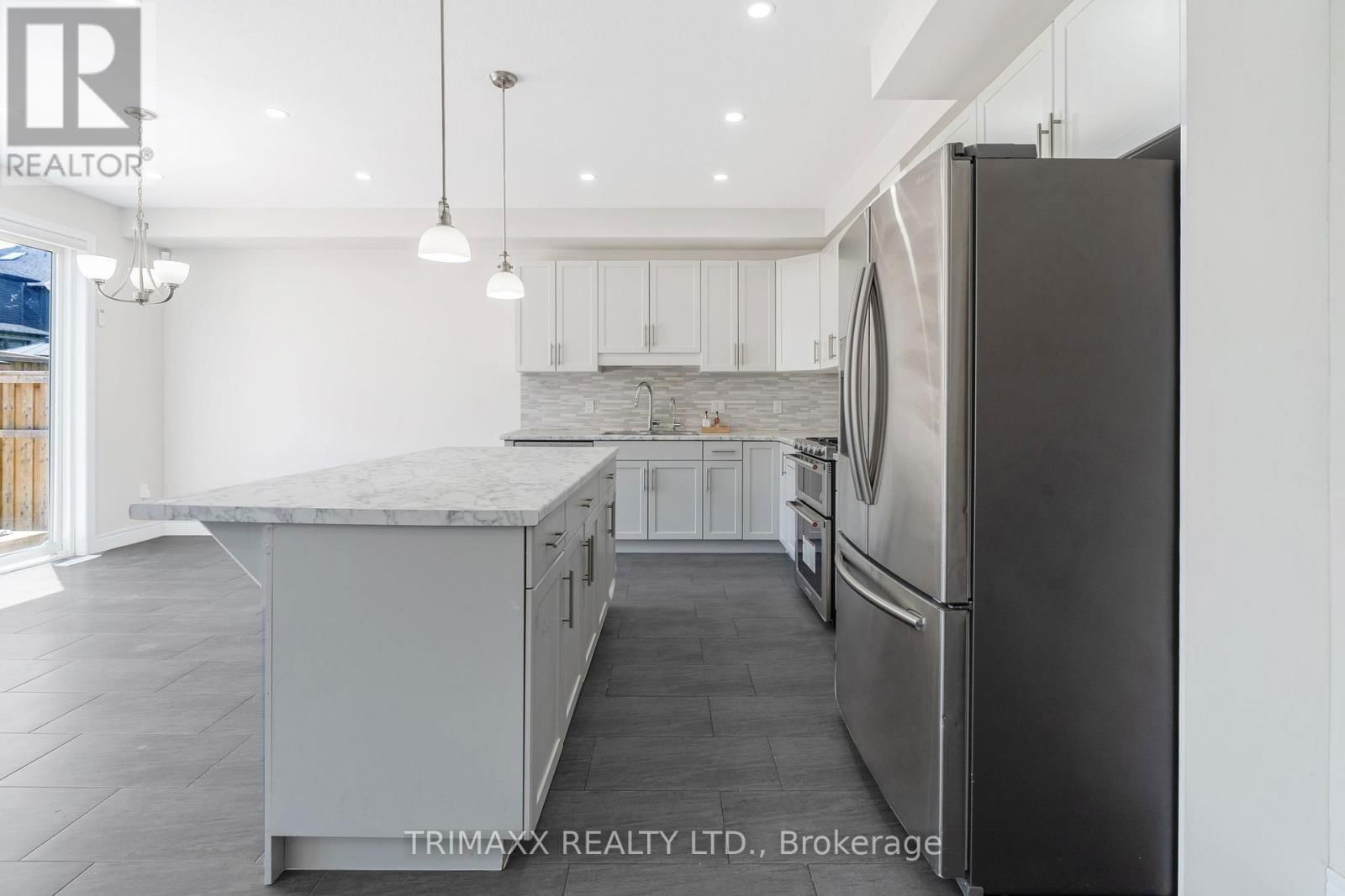 39 LOXLEIGH LANE Image 15