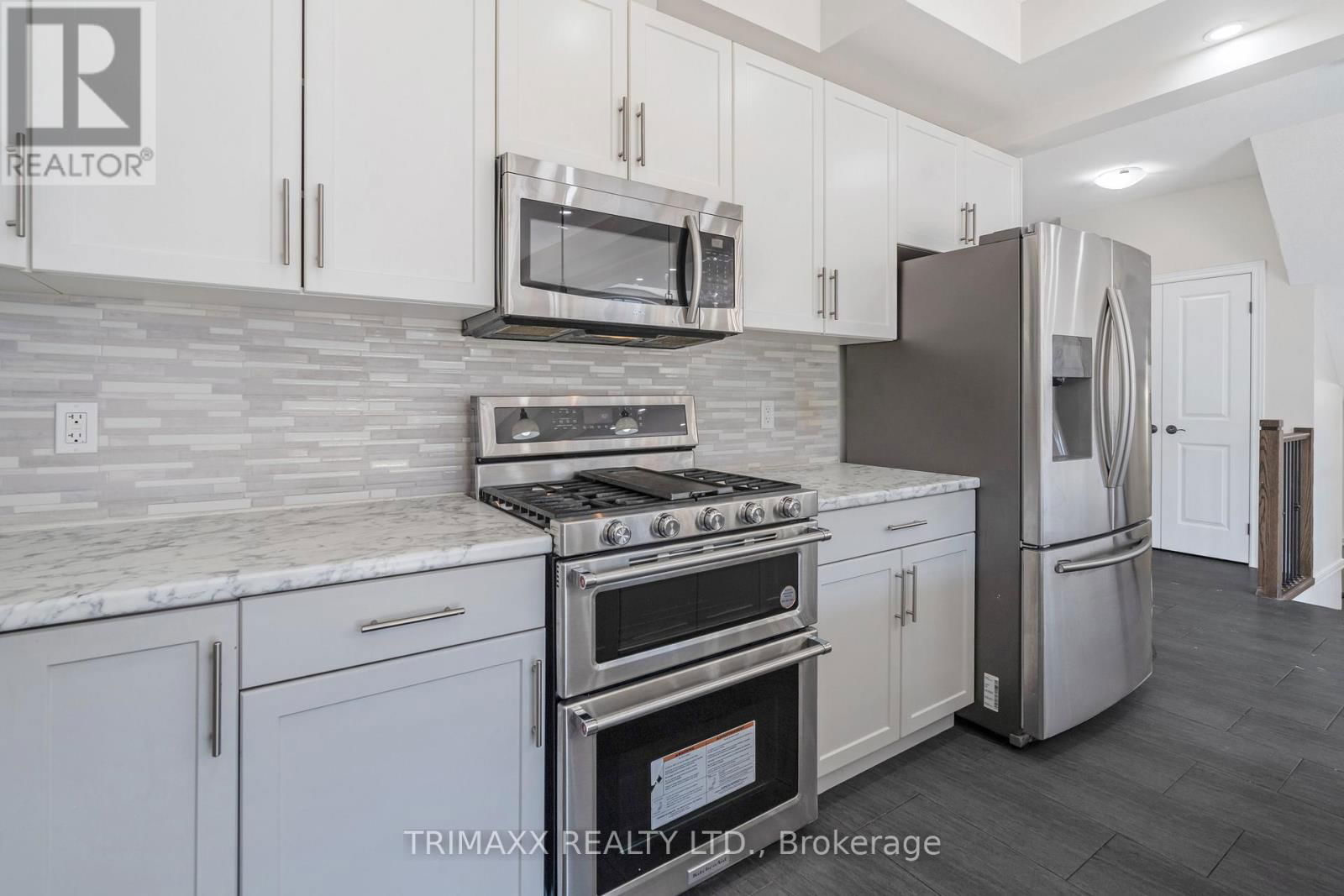 39 LOXLEIGH LANE Image 17