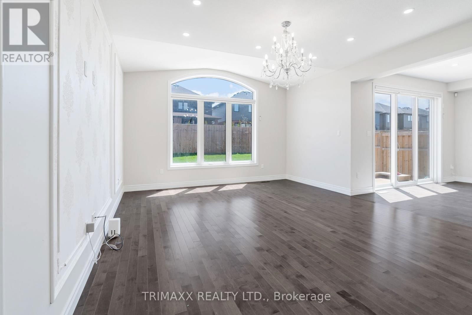 39 LOXLEIGH LANE Image 21