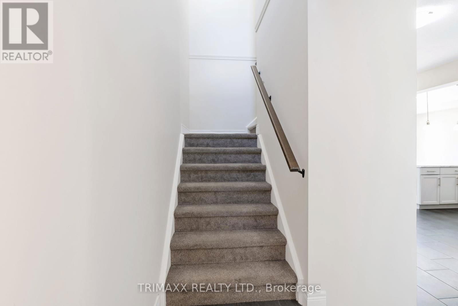 39 LOXLEIGH LANE Image 23