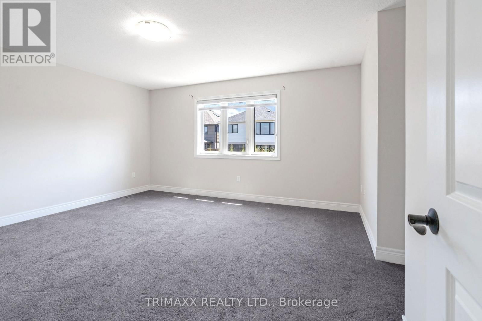 39 LOXLEIGH LANE Image 24
