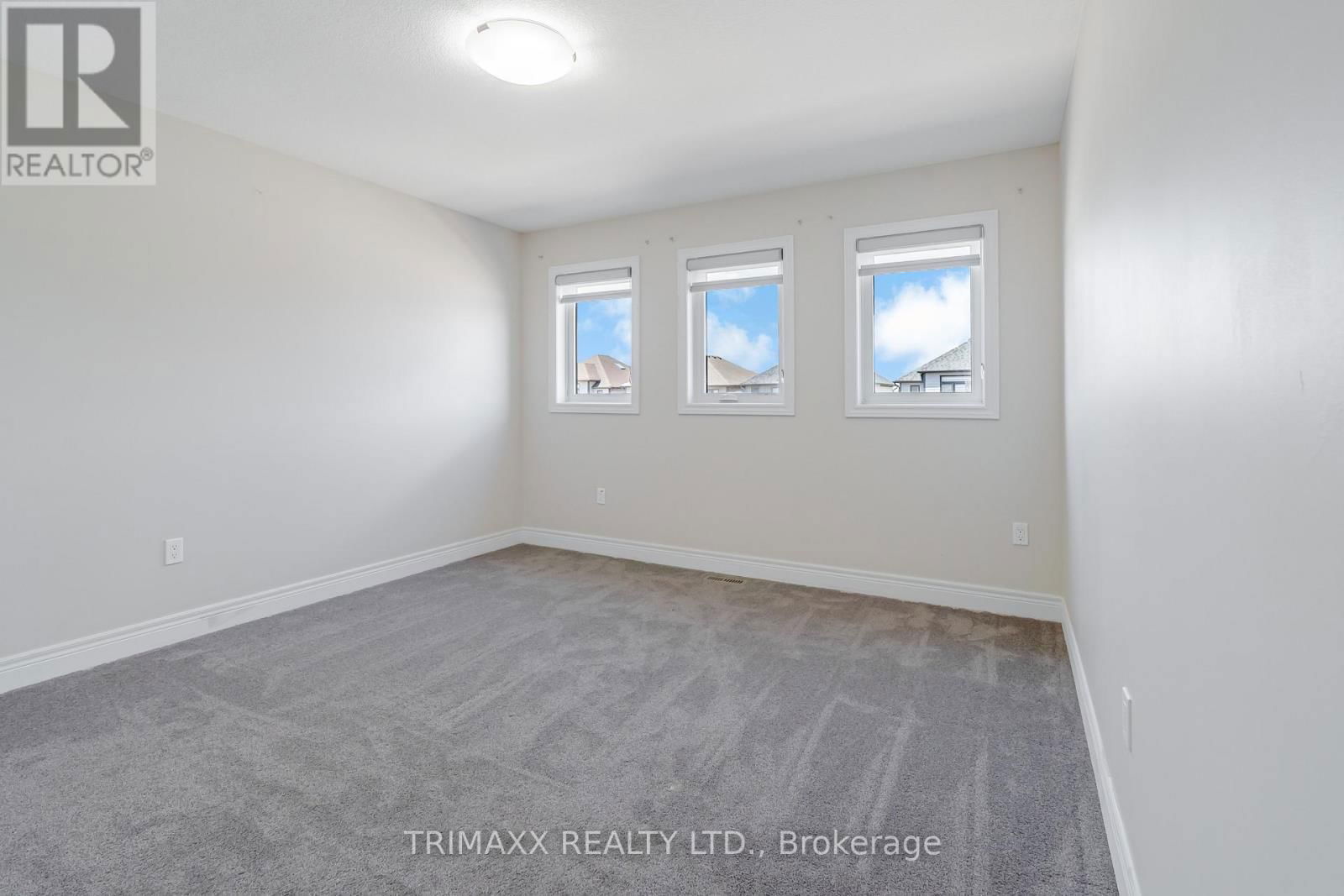 39 LOXLEIGH LANE Image 32