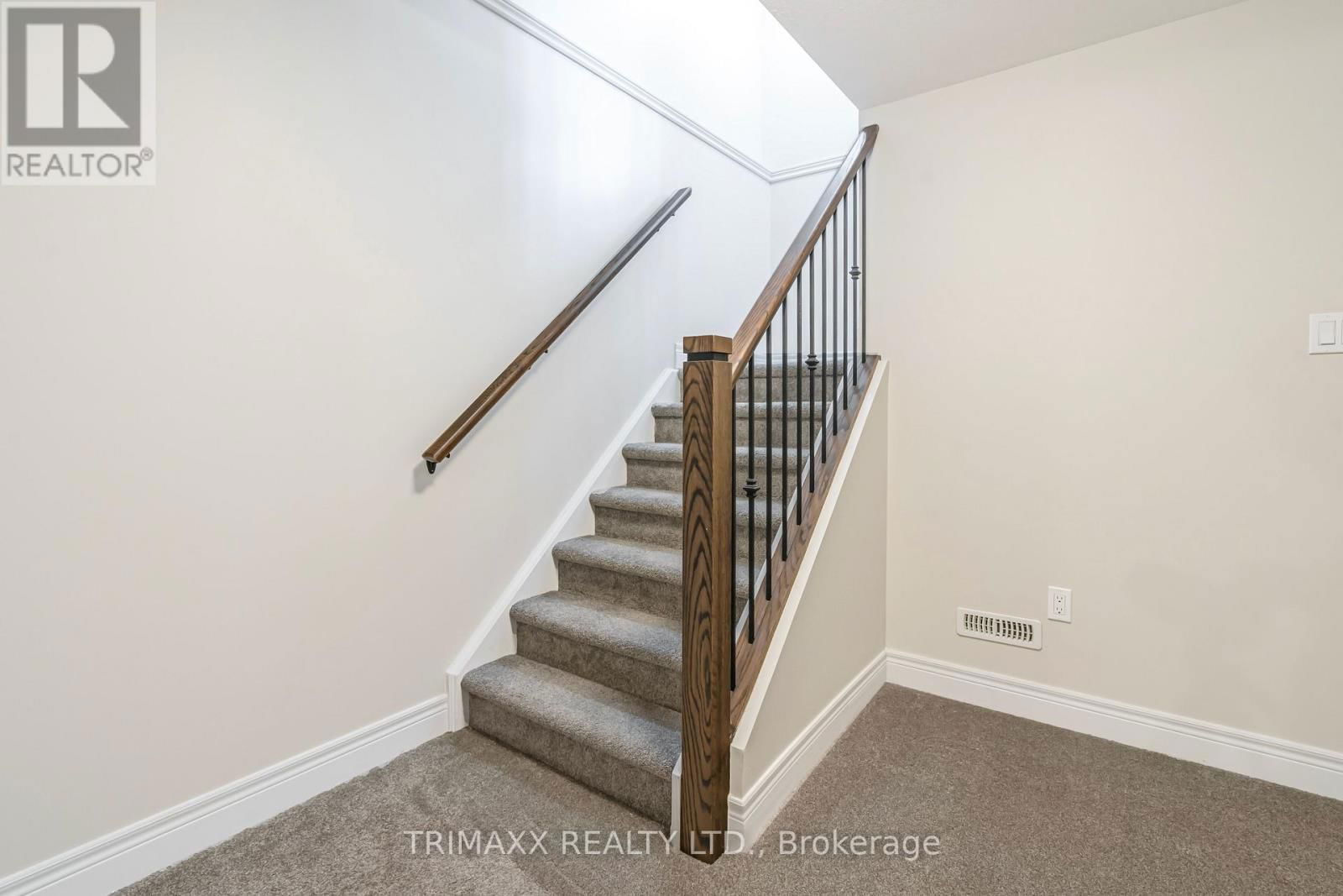 39 LOXLEIGH LANE Image 36