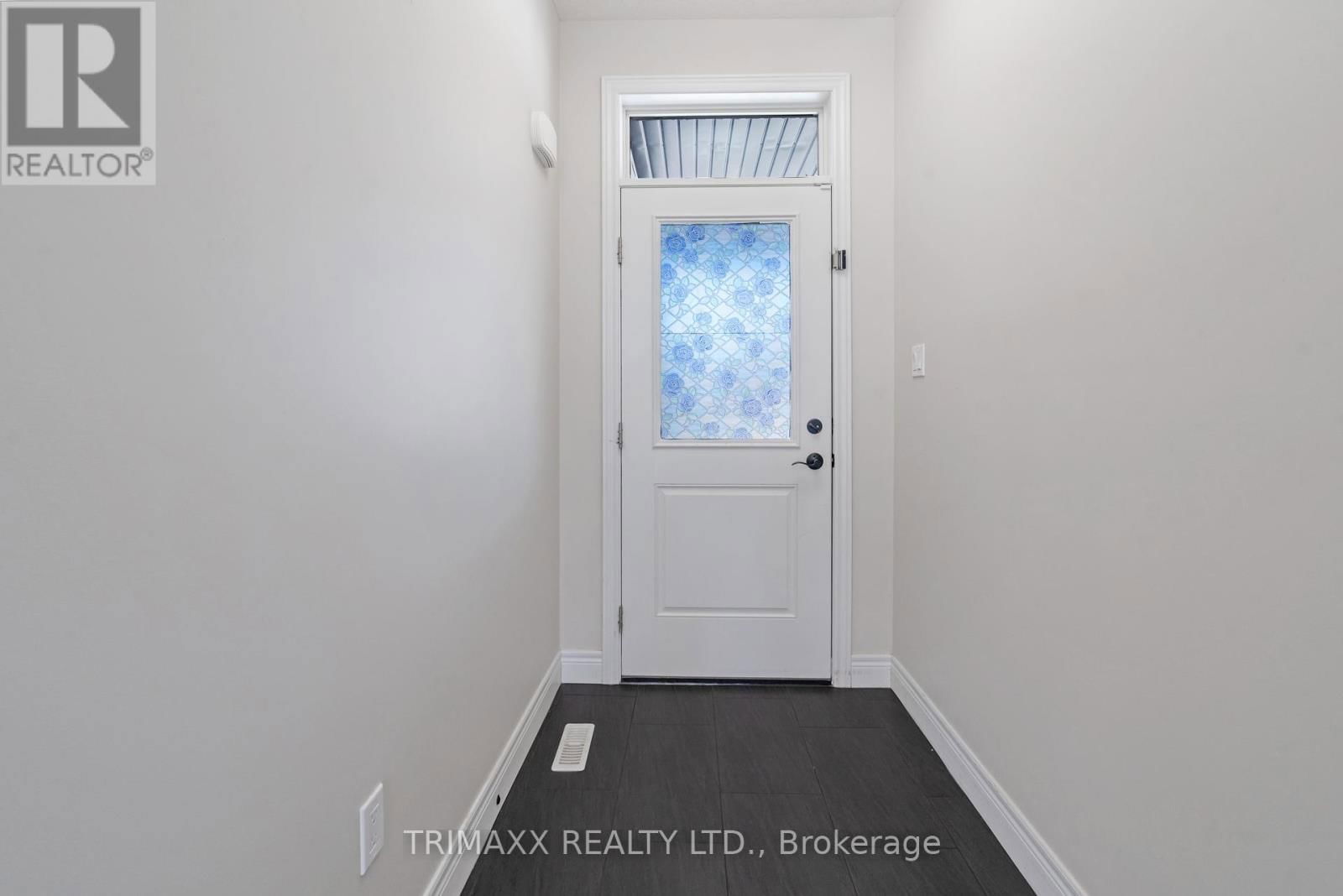 39 LOXLEIGH LANE Image 4
