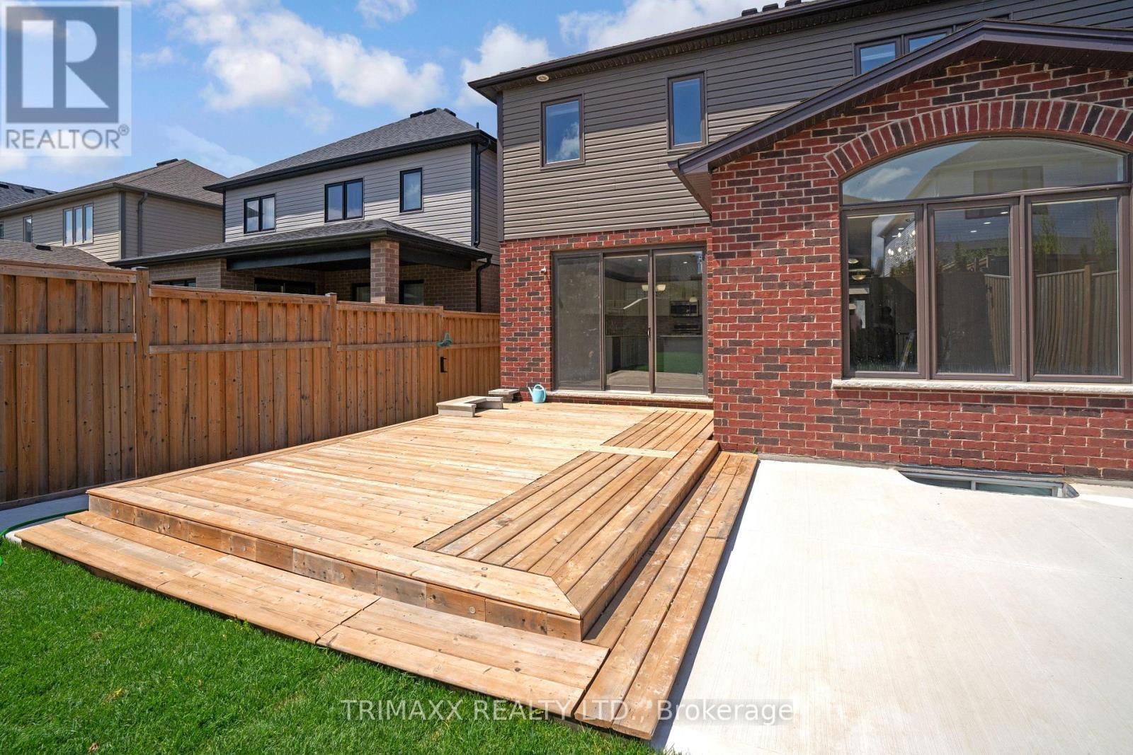 39 LOXLEIGH LANE Image 42