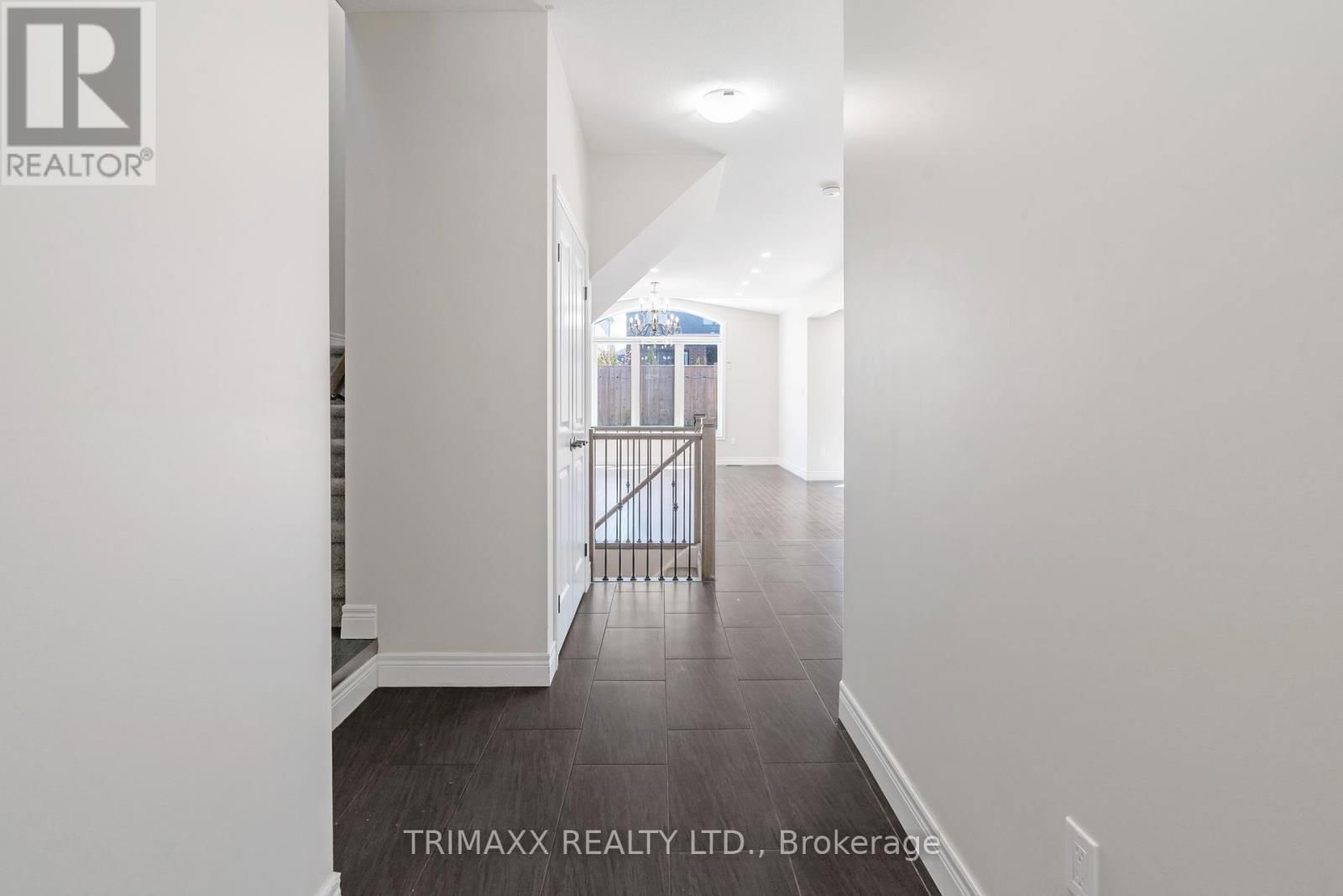 39 LOXLEIGH LANE Image 5