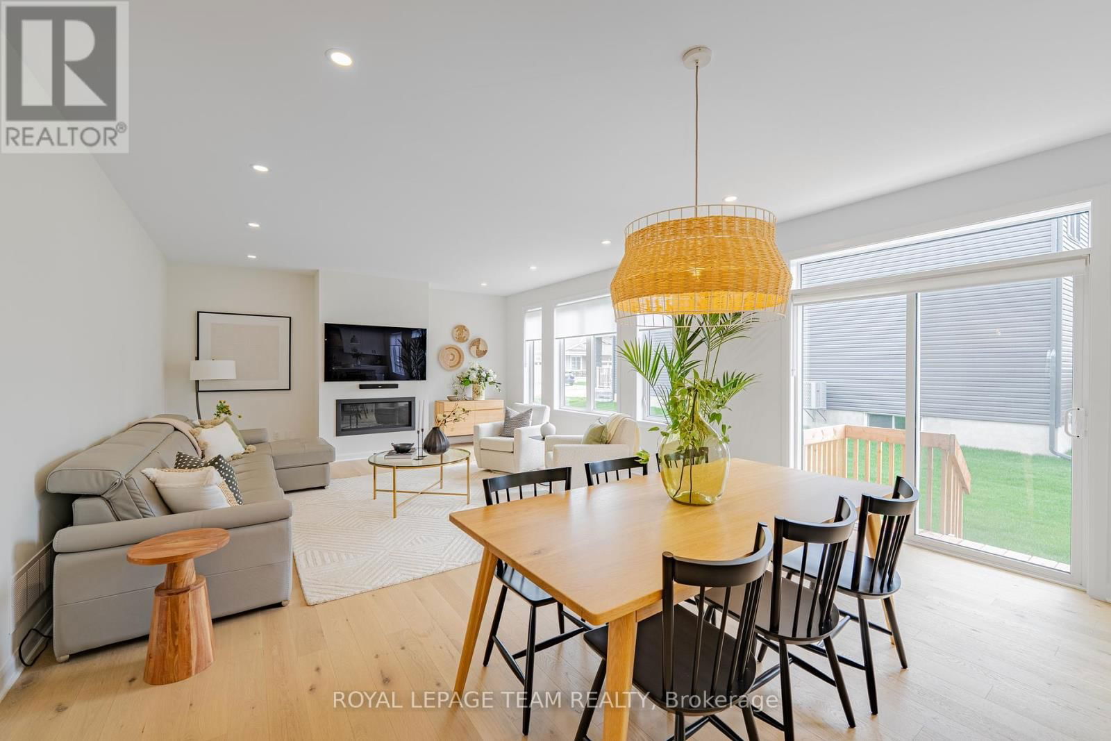 2055 WANDERER AVENUE Image 17
