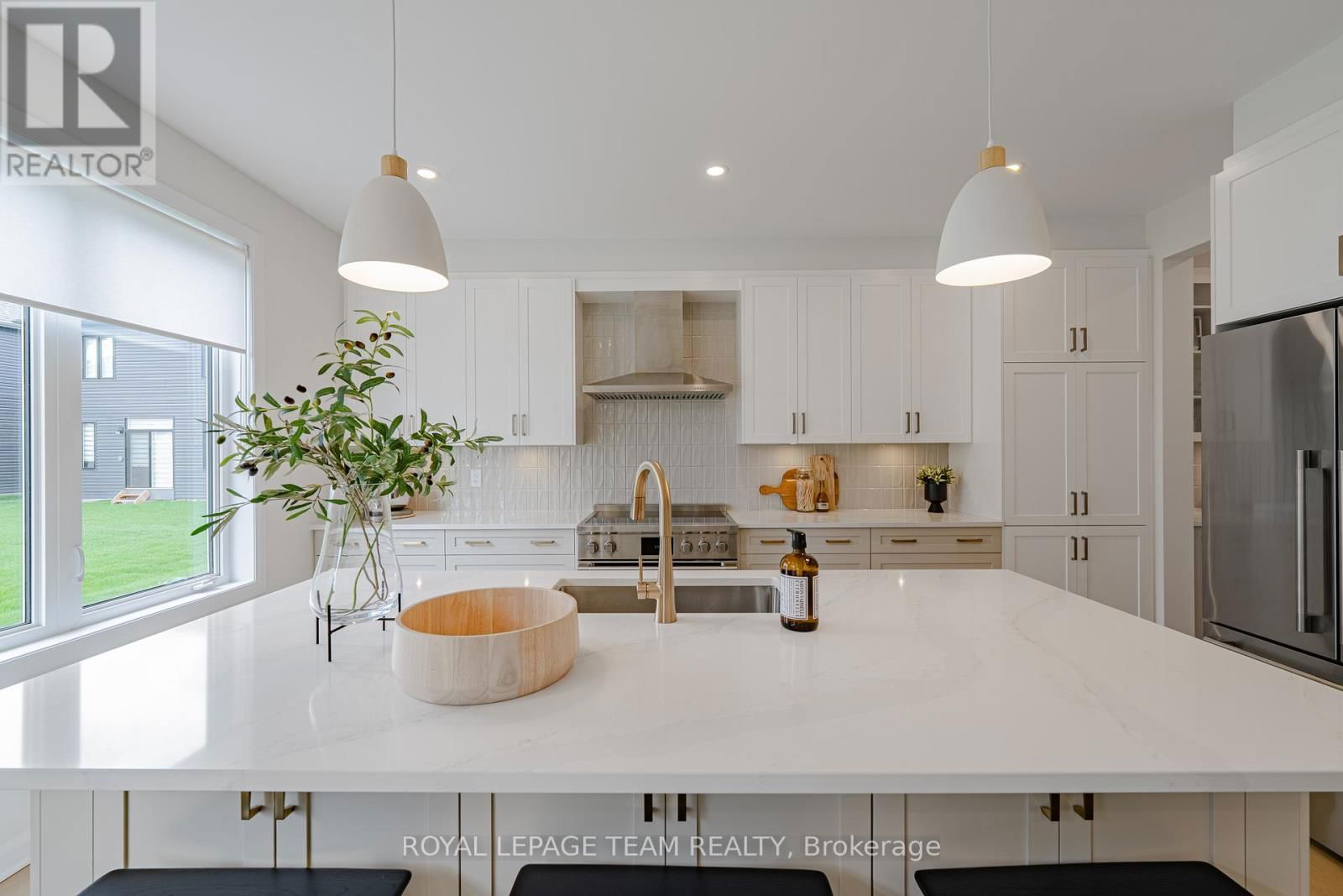 2055 WANDERER AVENUE Image 23