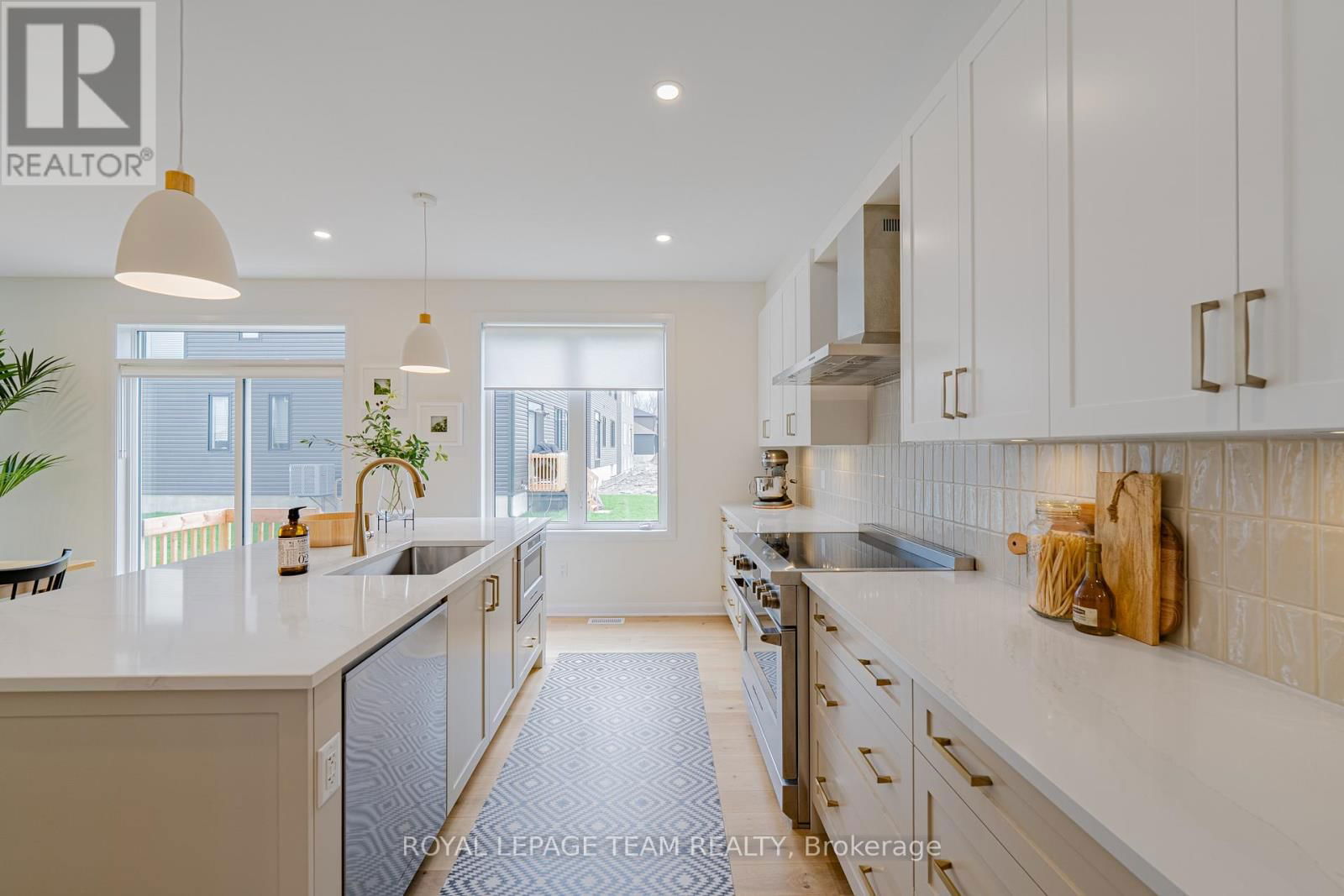 2055 WANDERER AVENUE Image 24