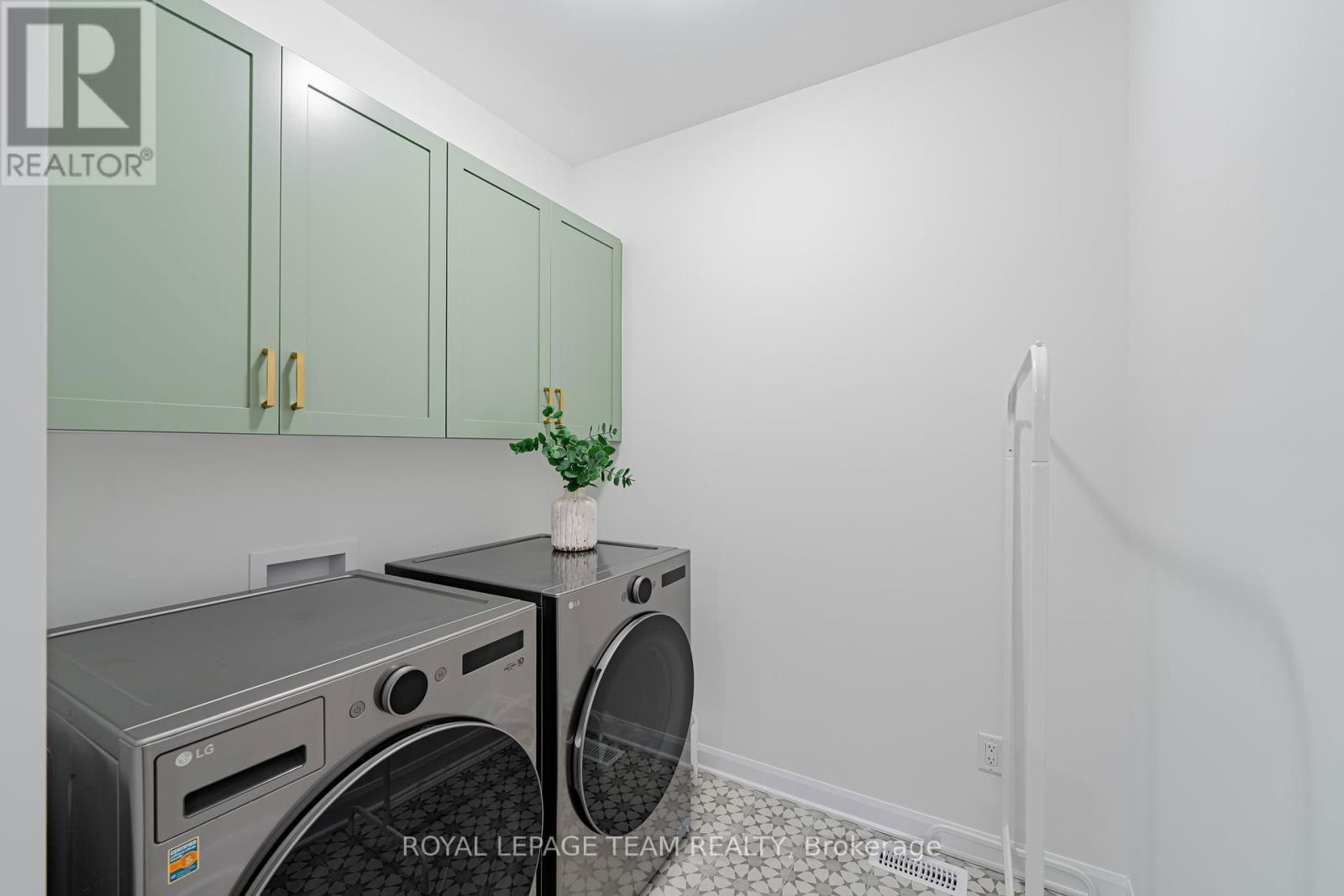 2055 WANDERER AVENUE Image 34