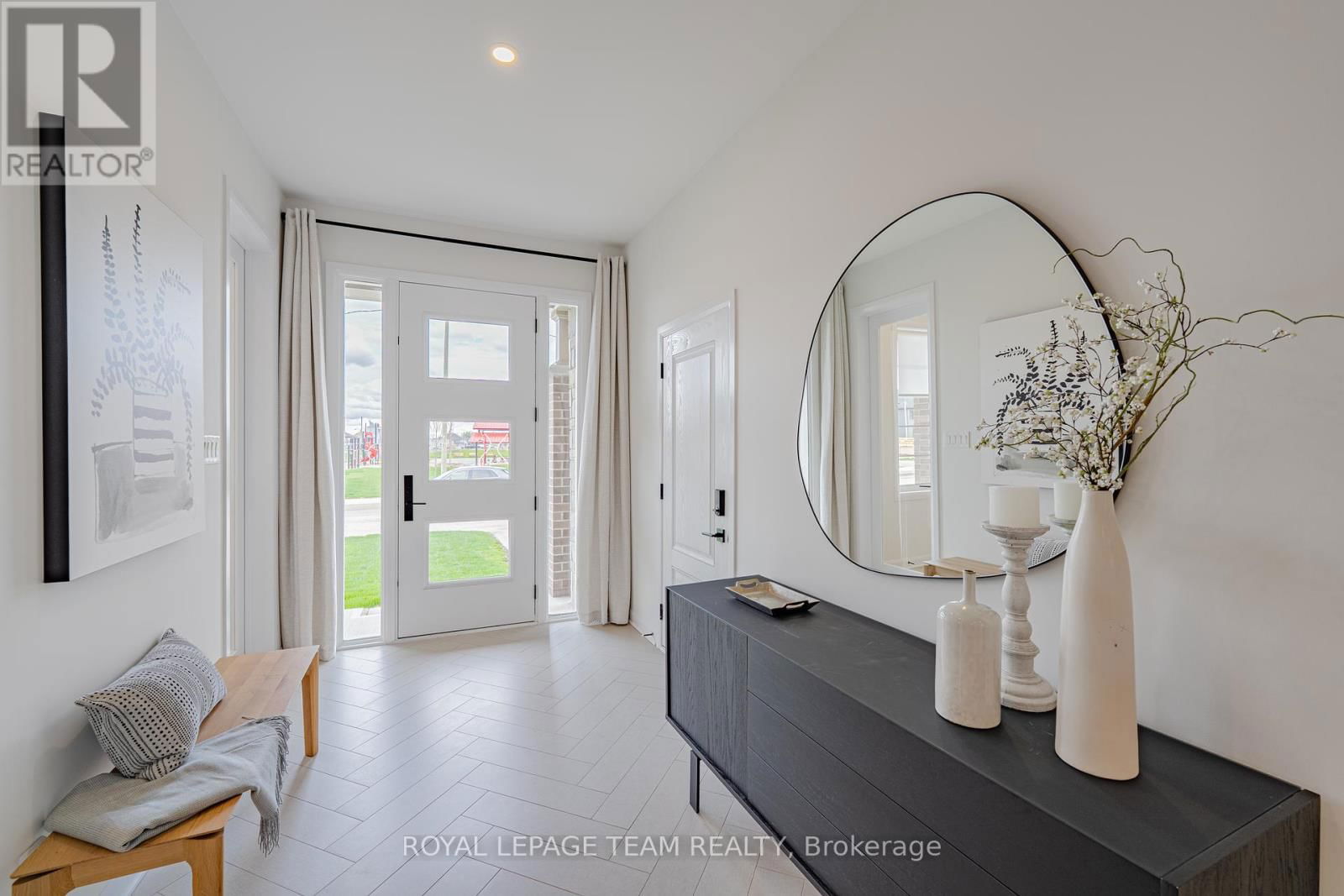 2055 WANDERER AVENUE Image 4