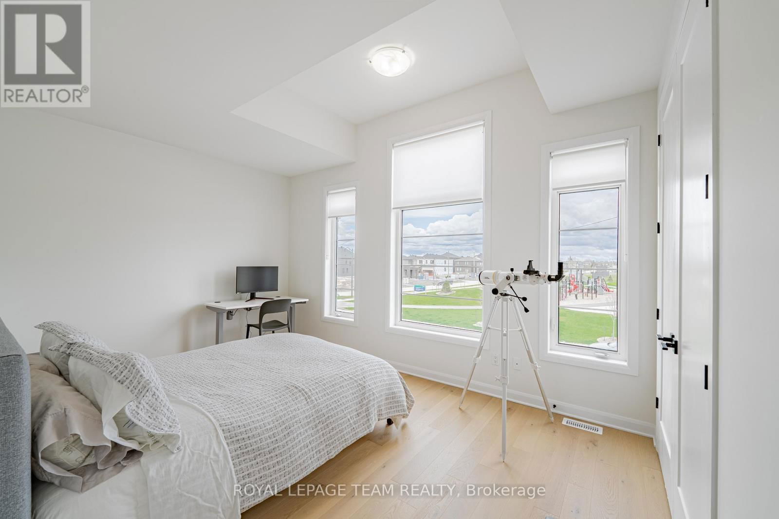 2055 WANDERER AVENUE Image 40