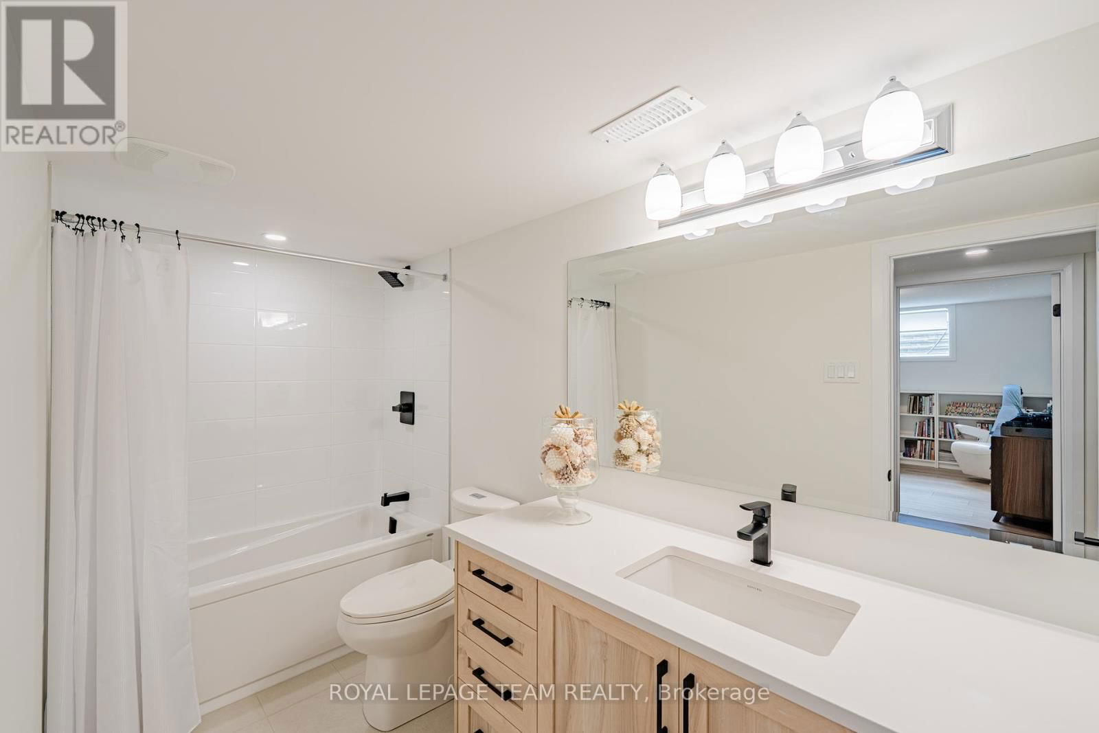 2055 WANDERER AVENUE Image 48