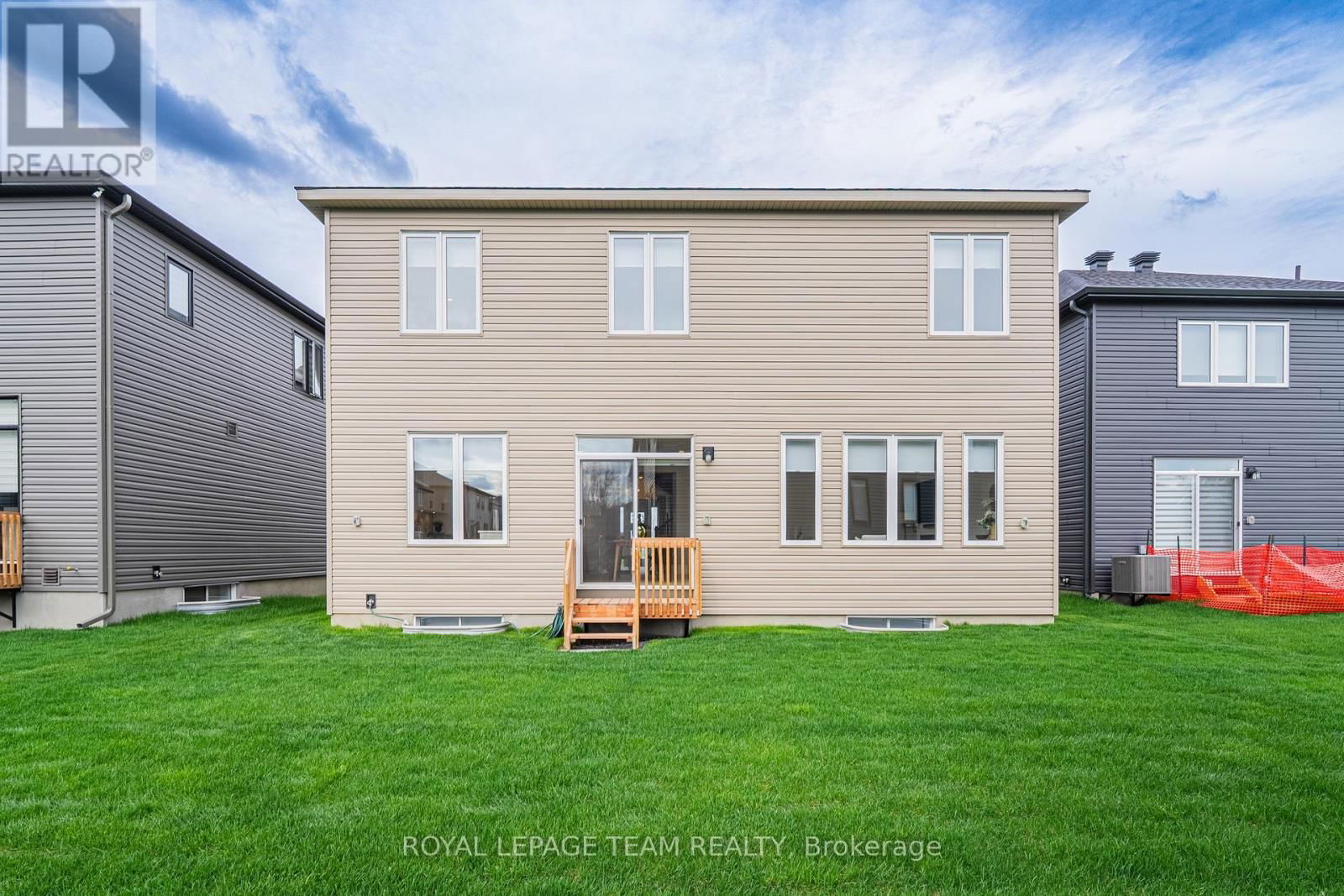 2055 WANDERER AVENUE Image 50