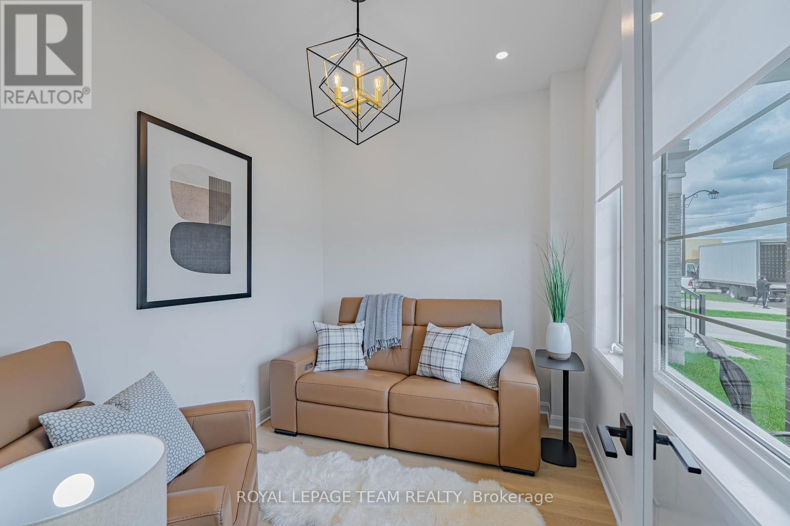 2055 WANDERER AVENUE Image 6