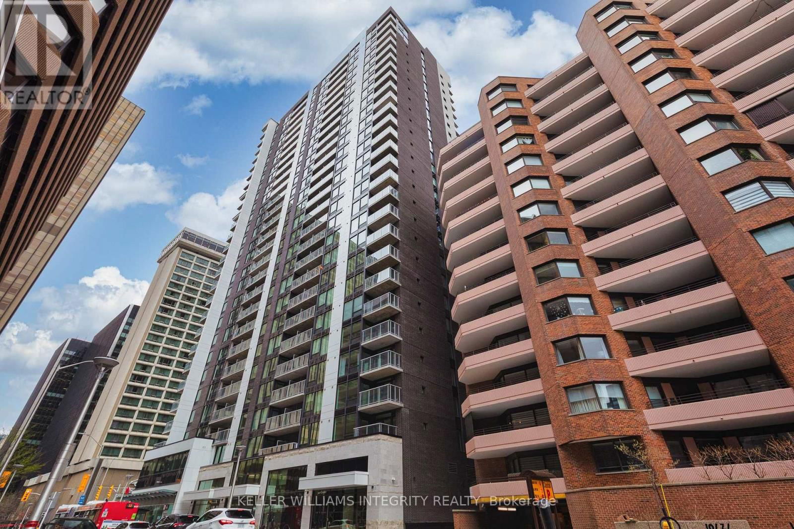 1409 - 340 QUEEN STREET Image 1