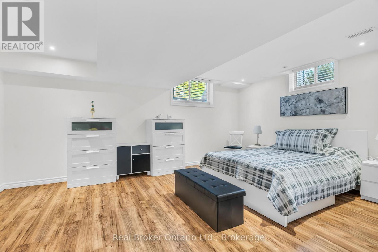 26 SINCLAIR STREET Image 28