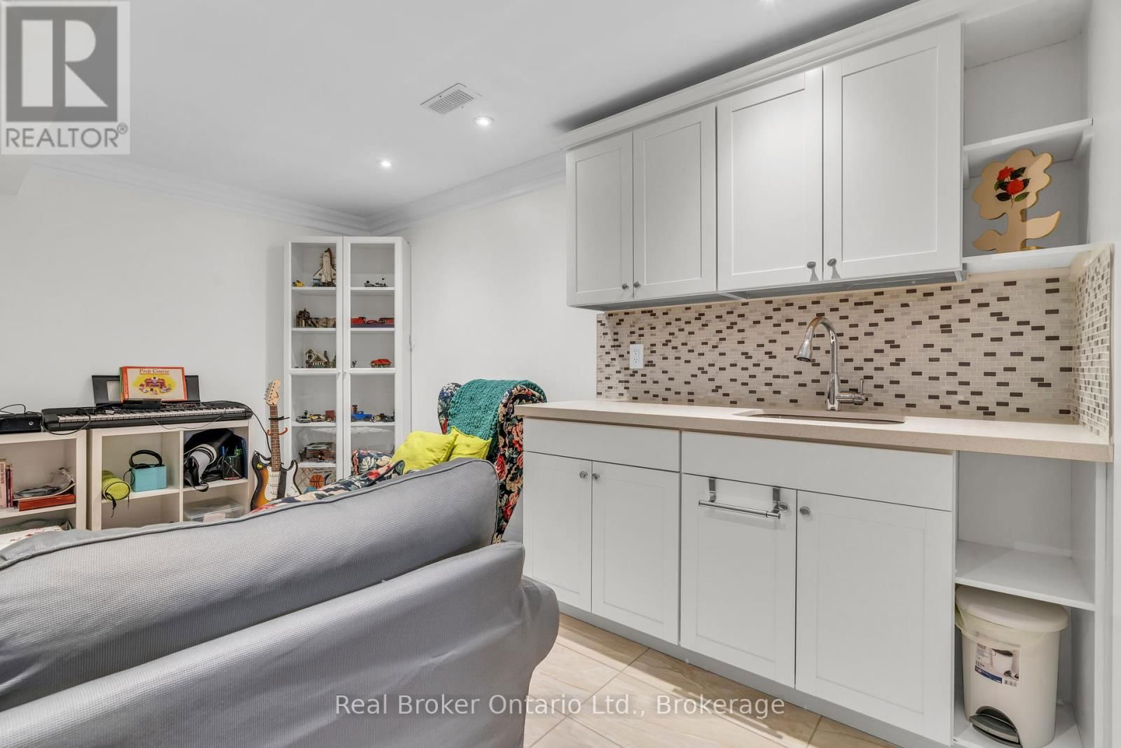 26 SINCLAIR STREET Image 32