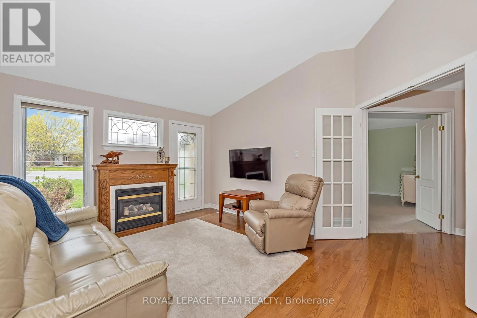 2 PEREGRINE CRESCENT Image 15
