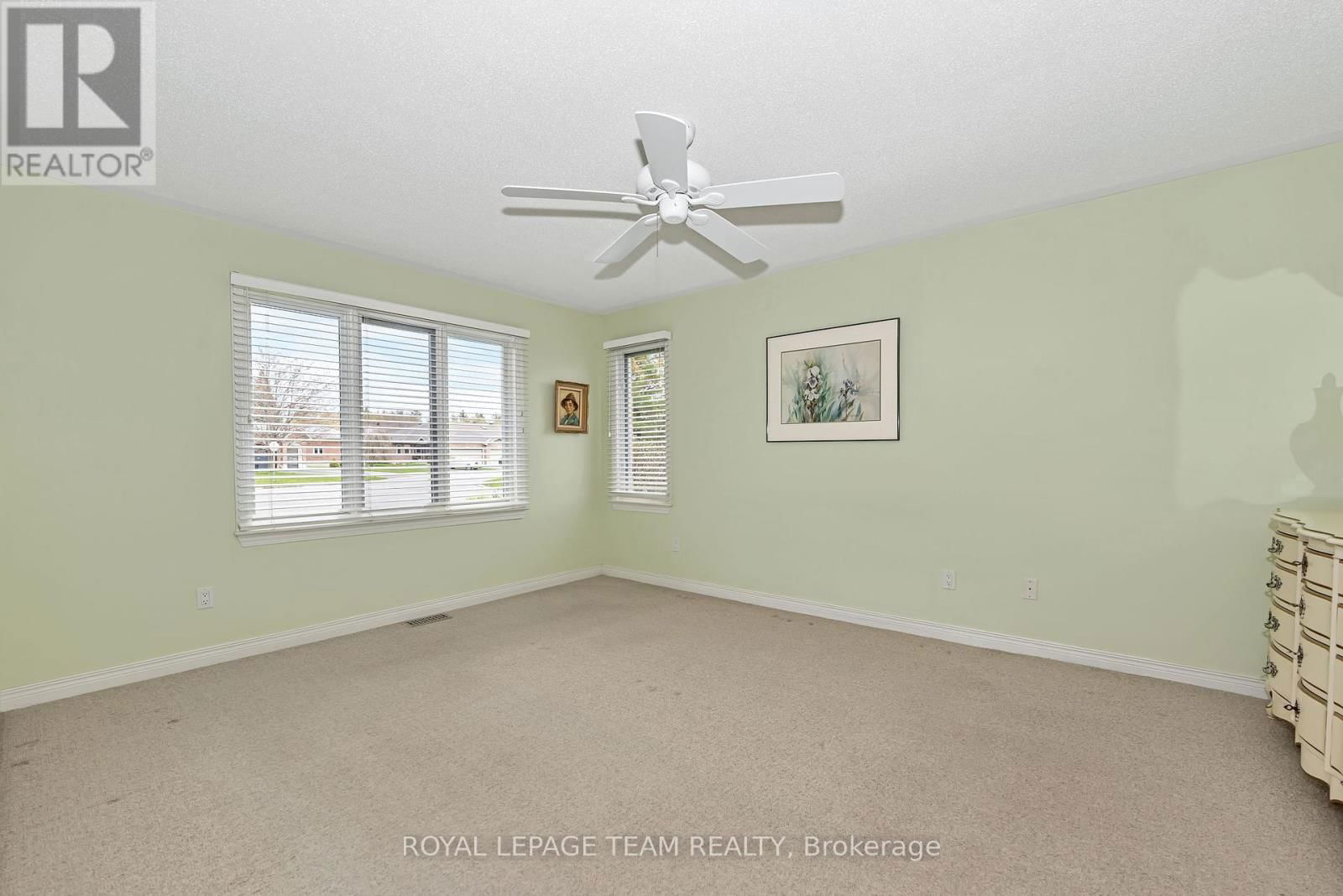 2 PEREGRINE CRESCENT Image 20