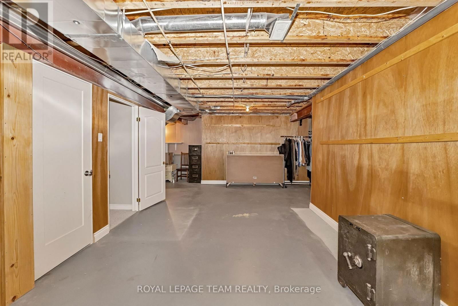 2 PEREGRINE CRESCENT Image 36
