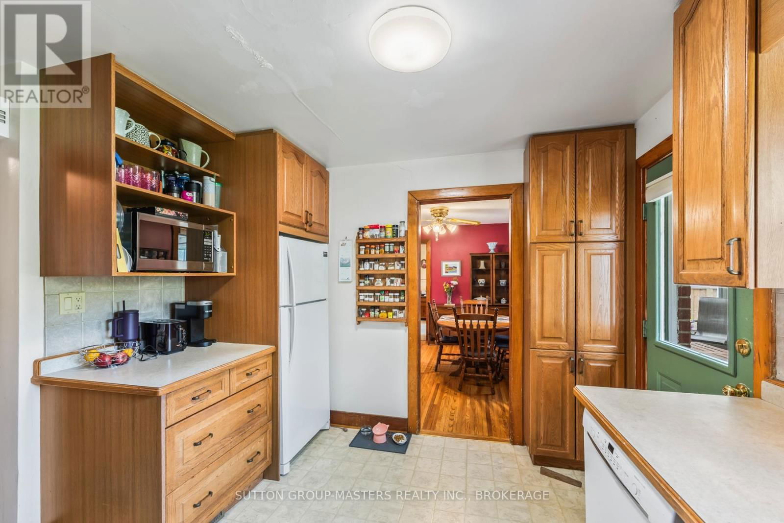 284 HELEN STREET Image 23