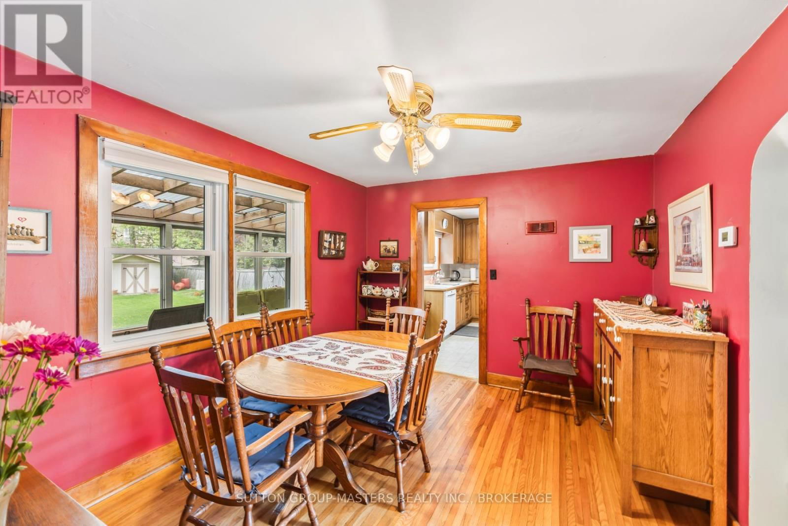 284 HELEN STREET Image 26