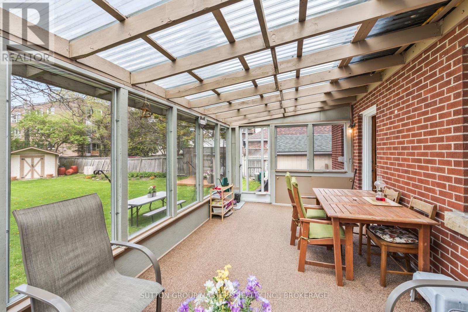 284 HELEN STREET Image 30