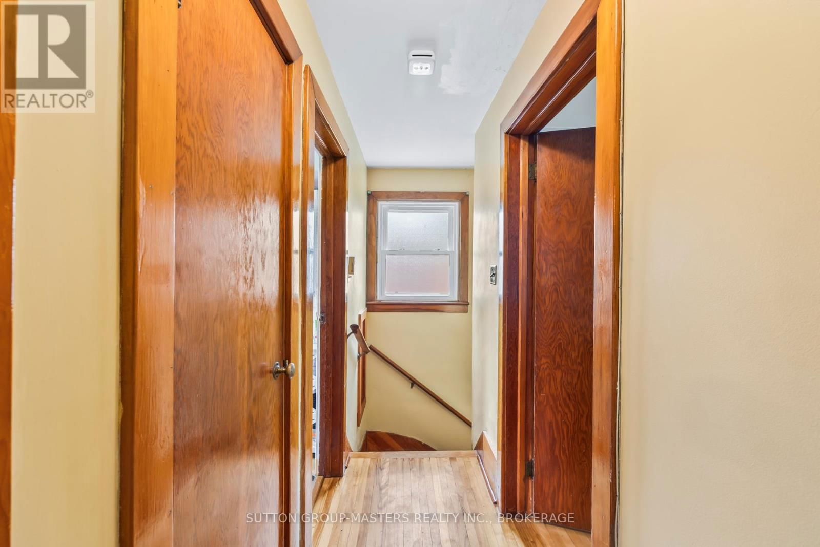 284 HELEN STREET Image 31