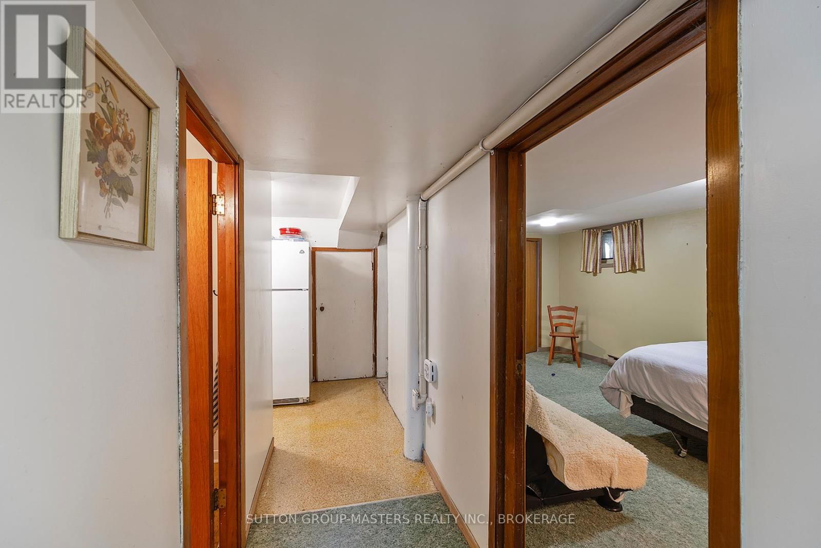 284 HELEN STREET Image 43